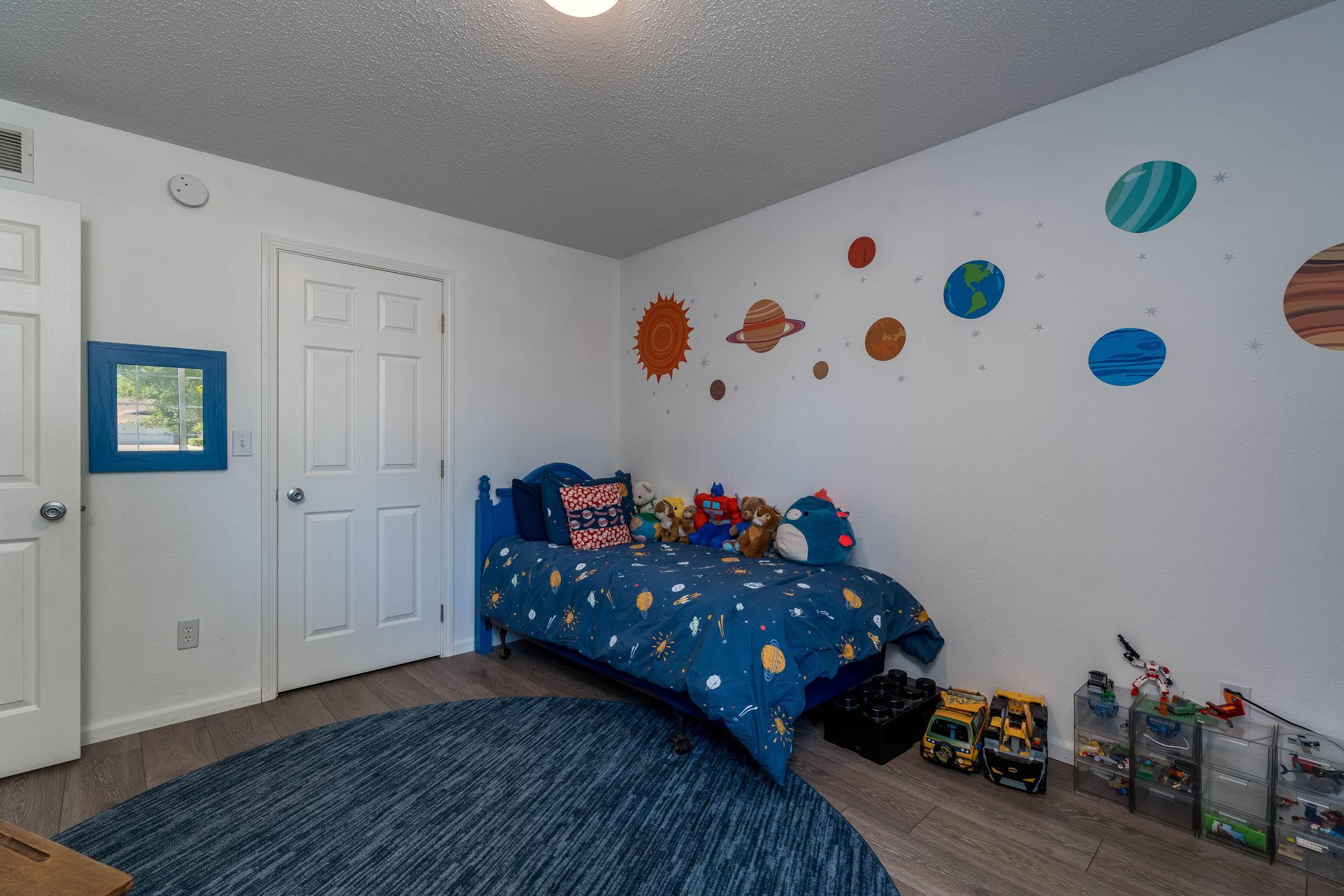 150 Oxford Path Property Photo 19