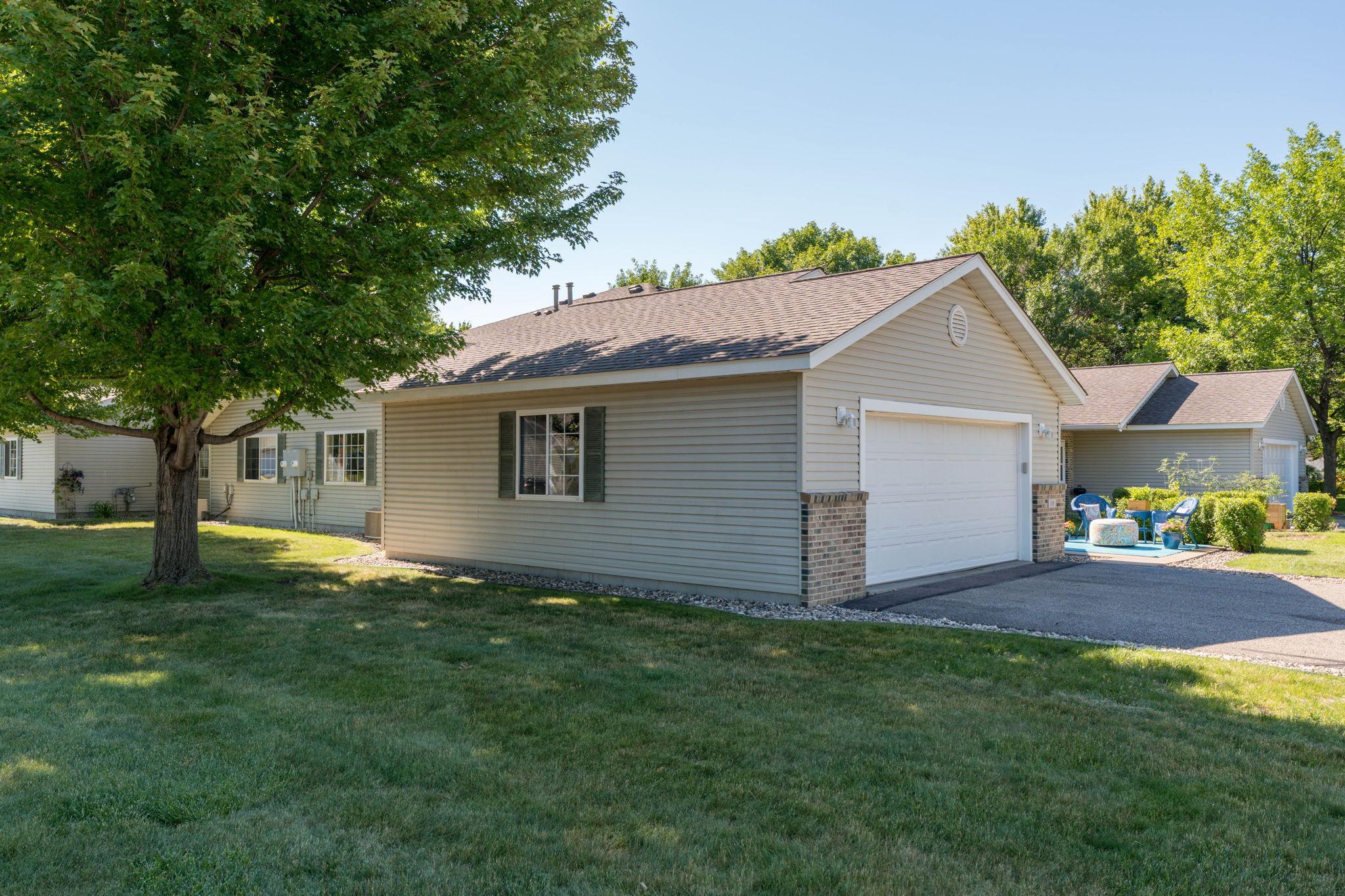 150 Oxford Path Property Photo 24