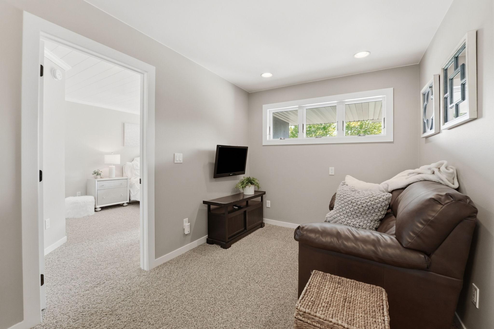 2035 Temminck Road Property Photo 46