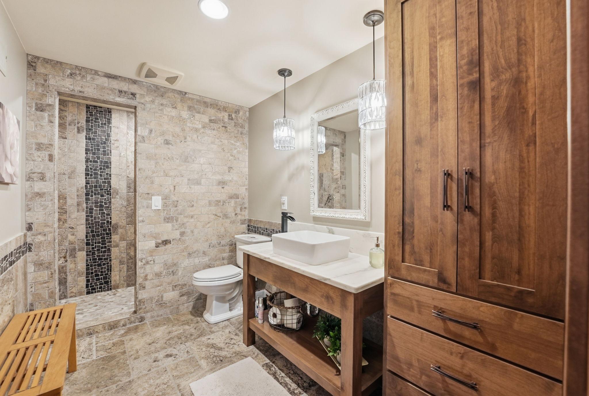 2035 Temminck Road Property Photo 61