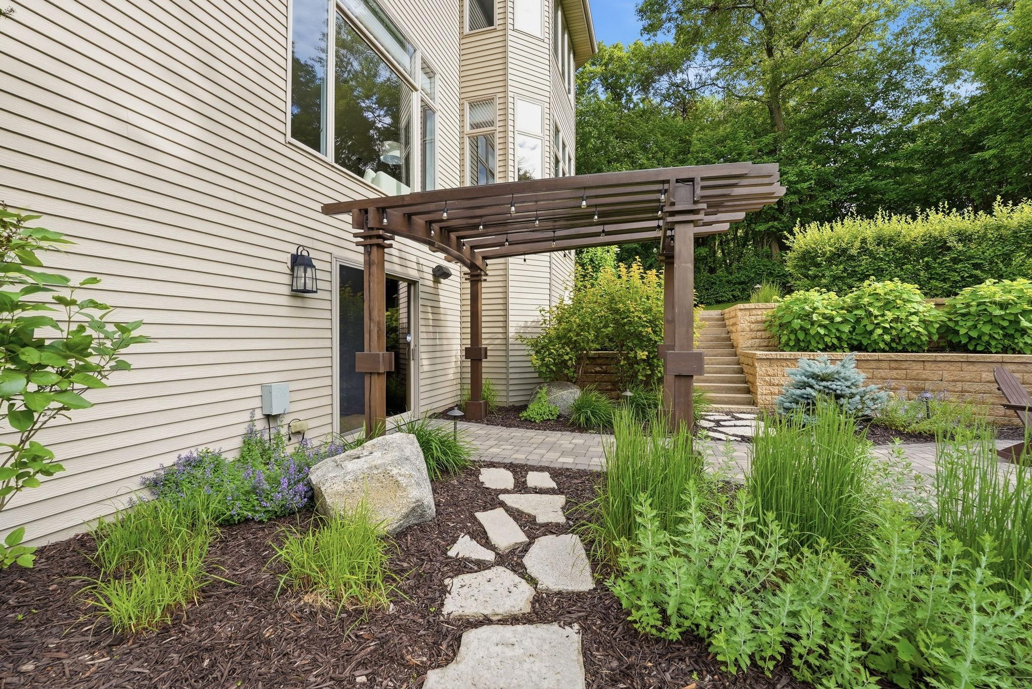 2035 Temminck Road Property Photo 67