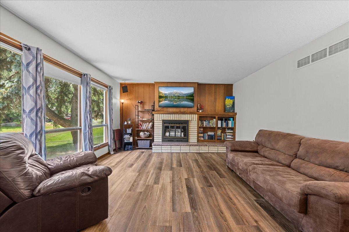 437 W Elm Street Property Photo 8