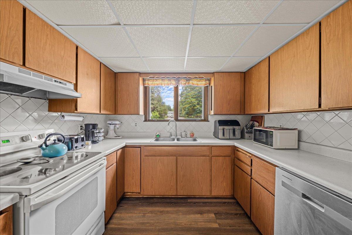 437 W Elm Street Property Photo 15
