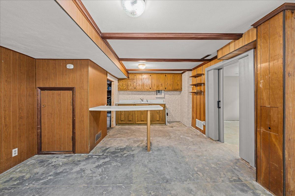 437 W Elm Street Property Photo 25