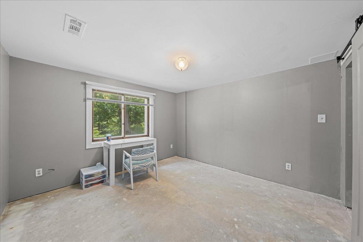 437 W Elm Street Property Photo 26