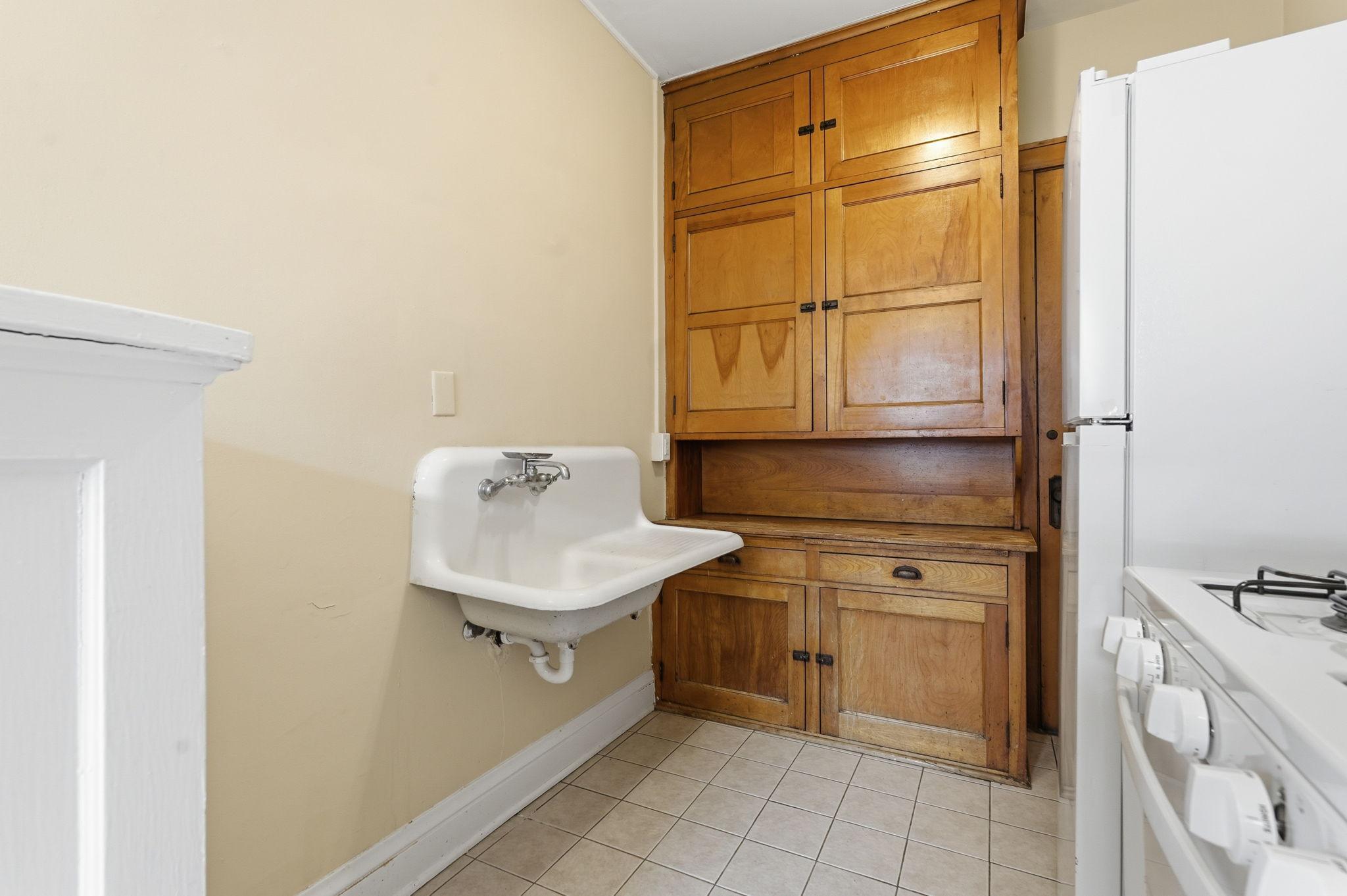 2545 Garfield Avenue 24 Property Photo 10
