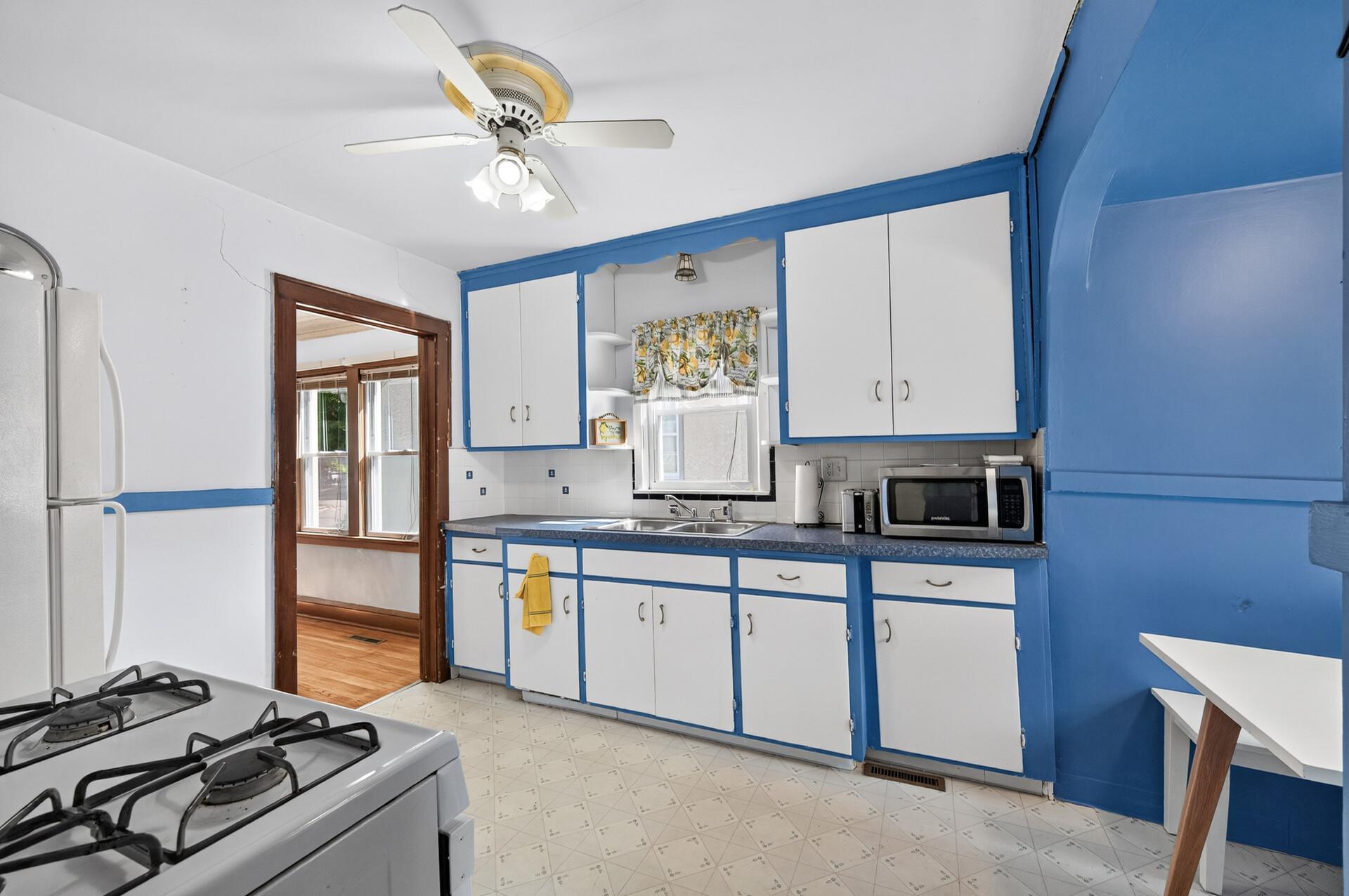 4807 Bryant Avenue N Property Photo 13