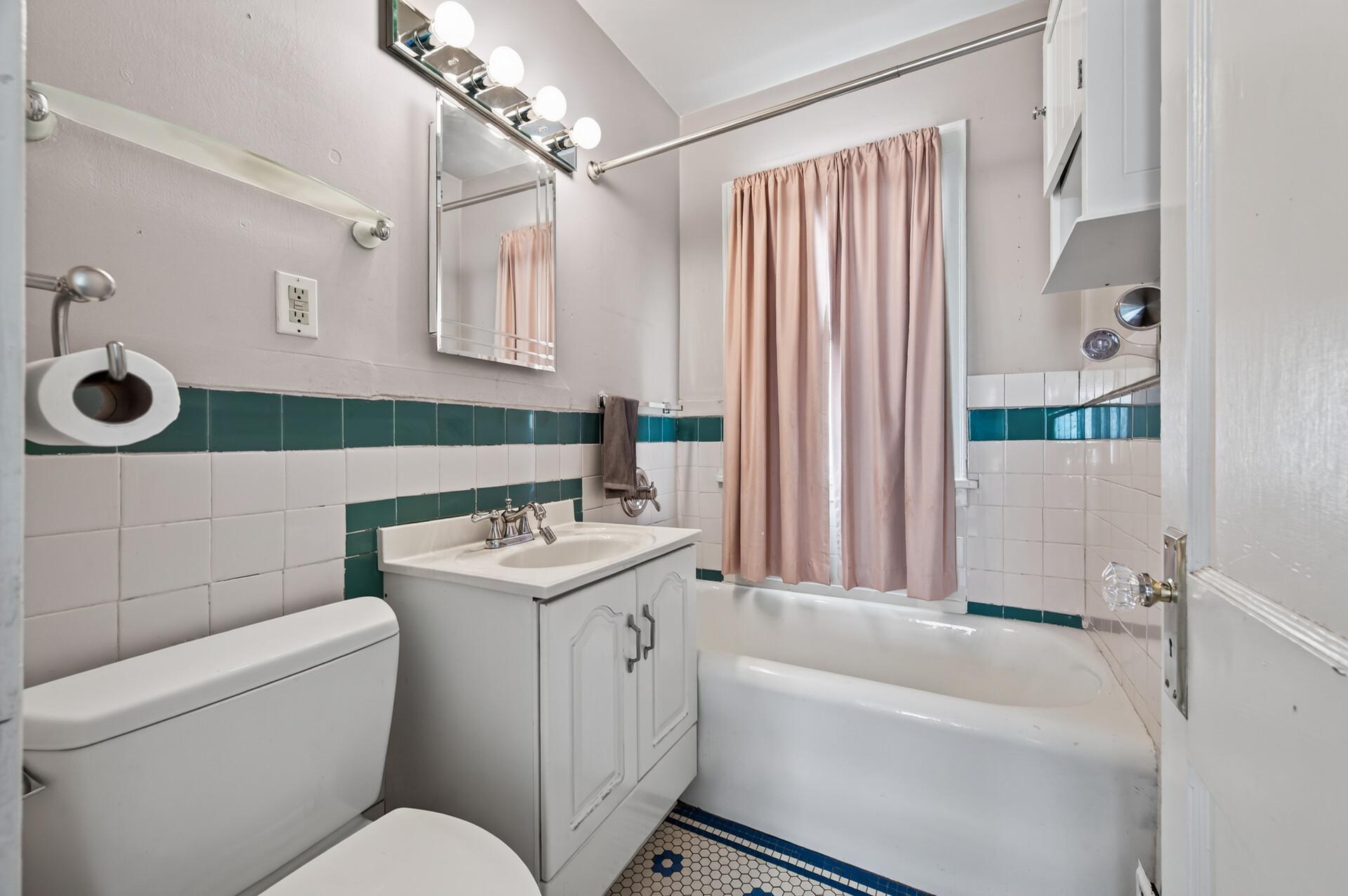 4807 Bryant Avenue N Property Photo 14
