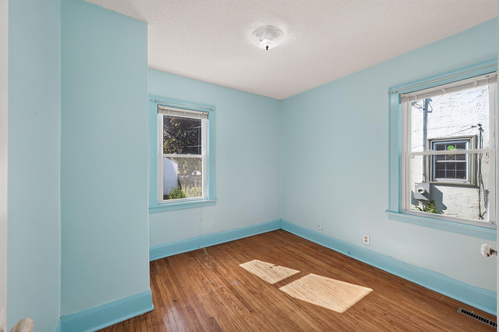 4807 Bryant Avenue N Property Photo 17