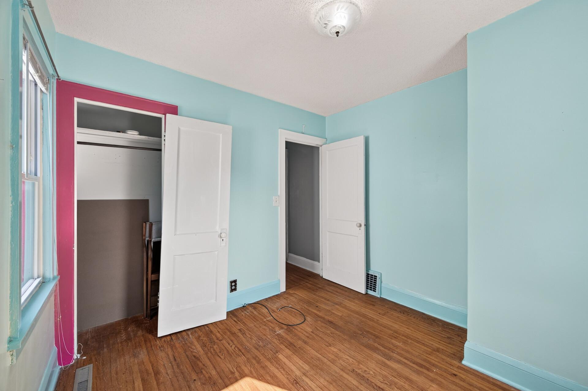 4807 Bryant Avenue N Property Photo 18