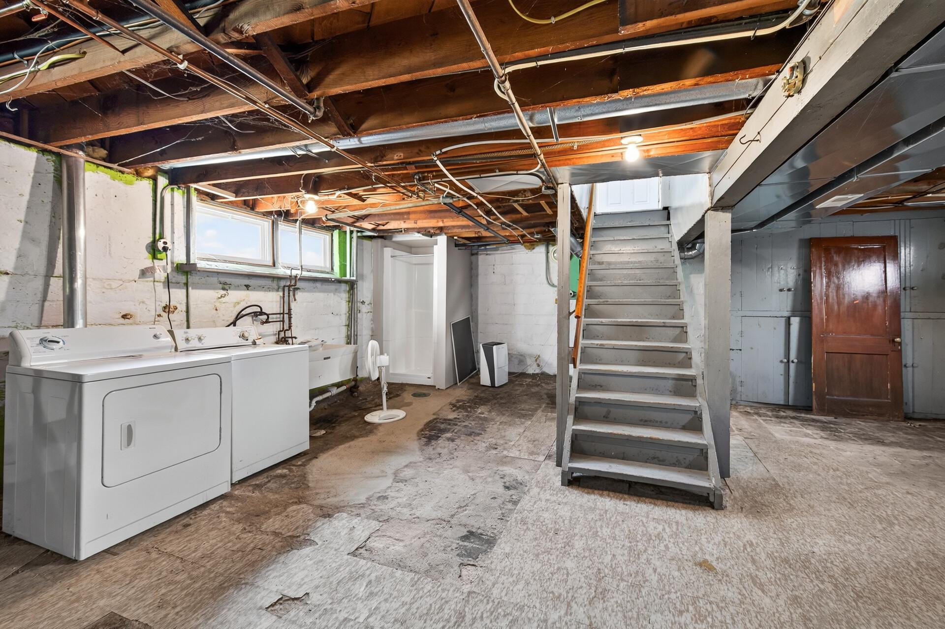 4807 Bryant Avenue N Property Photo 23