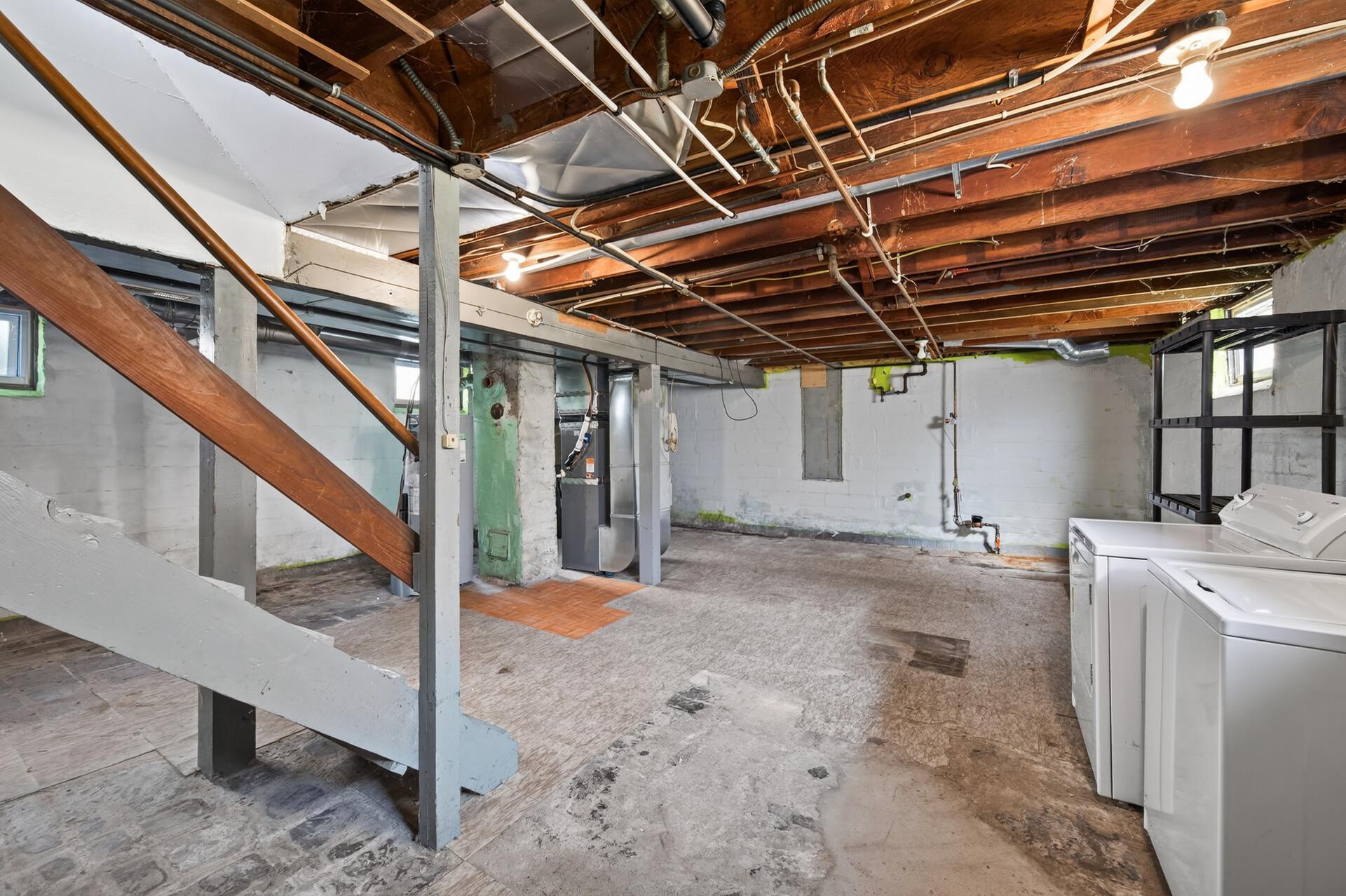 4807 Bryant Avenue N Property Photo 24