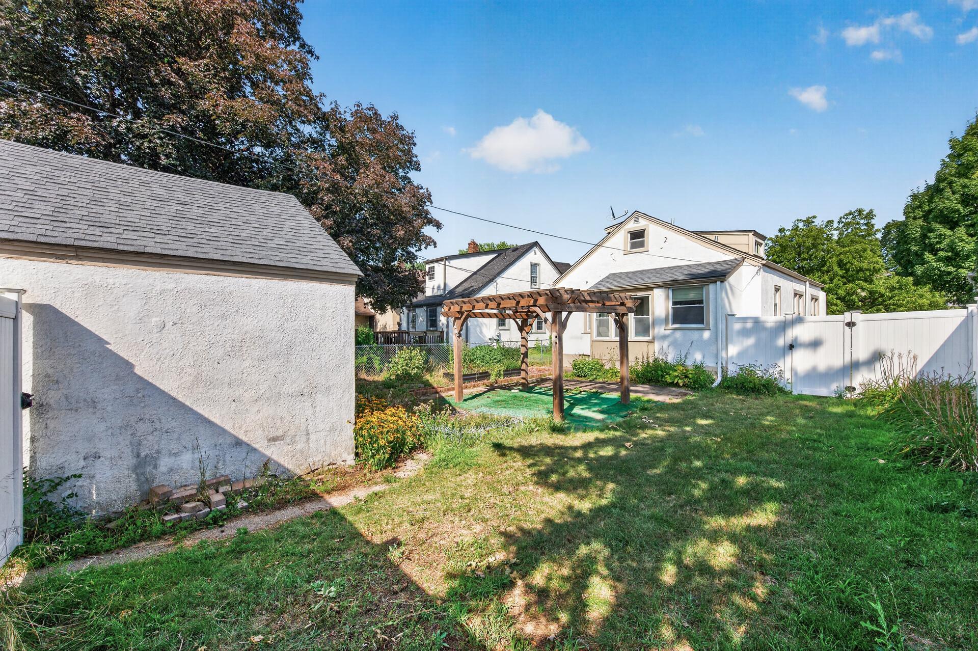 4807 Bryant Avenue N Property Photo 29