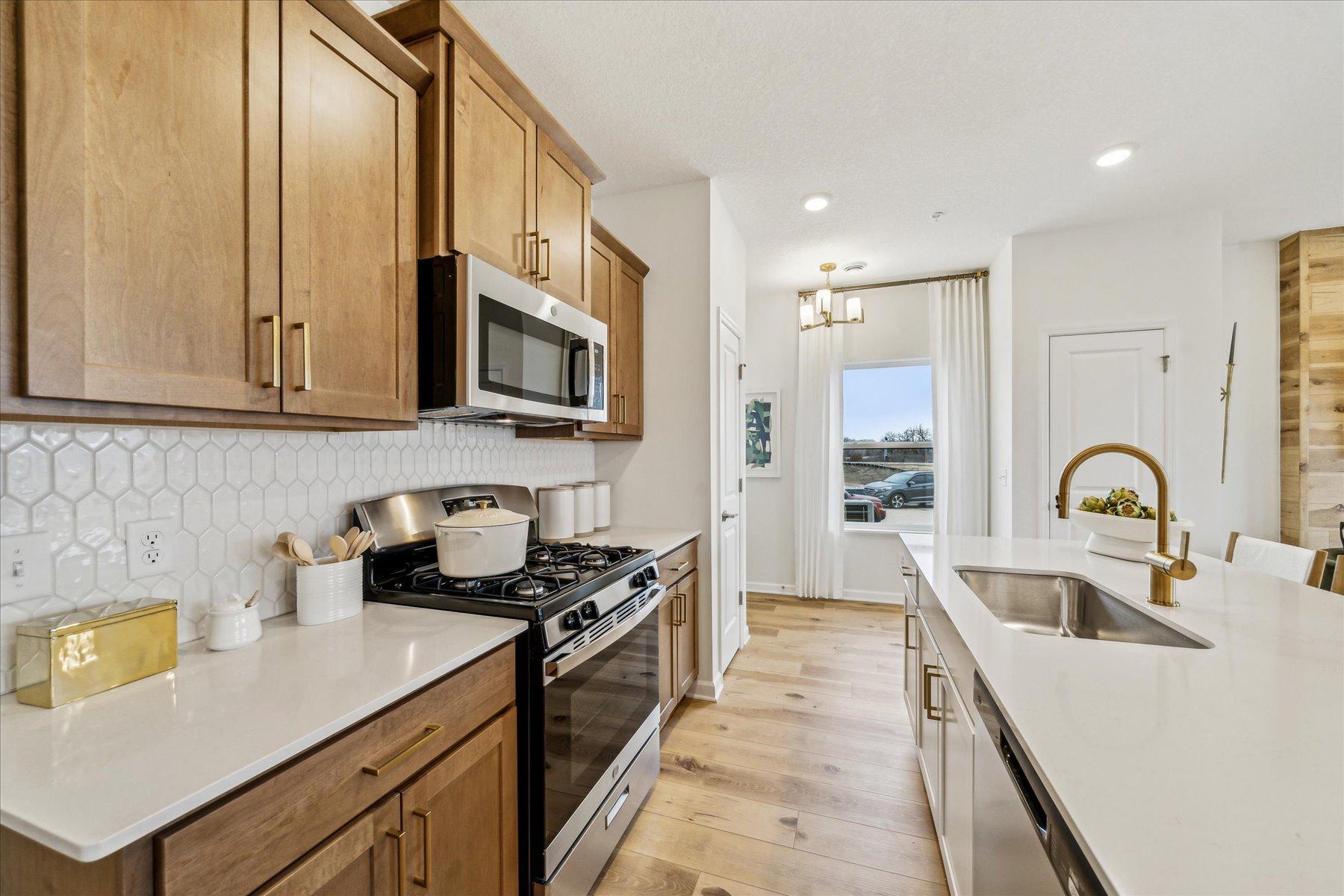 1047 130th Court E Property Photo 4