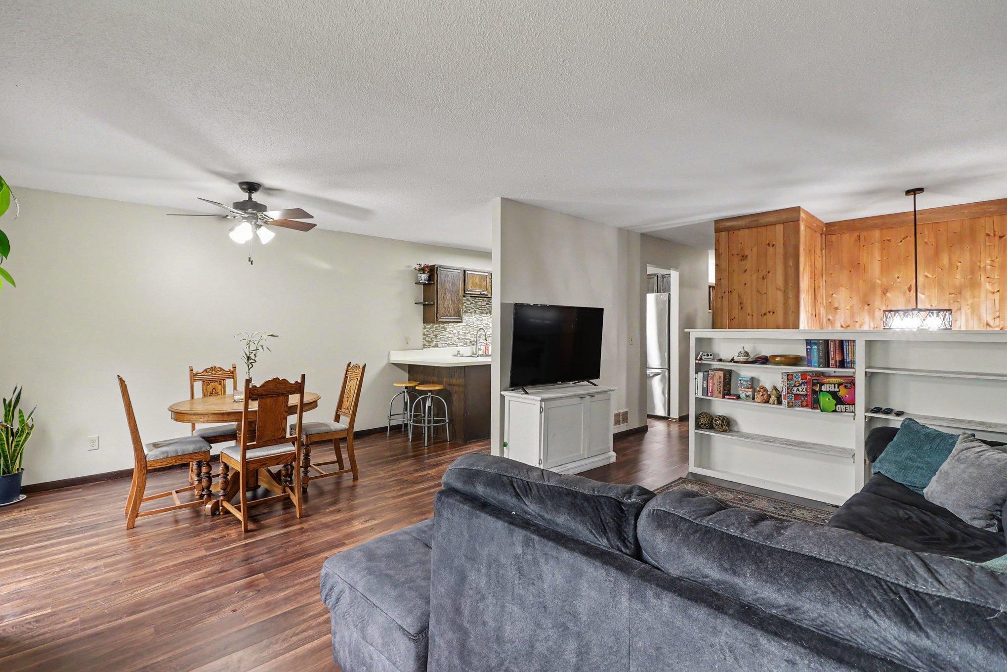 4490 Woodgate Point Property Photo 3