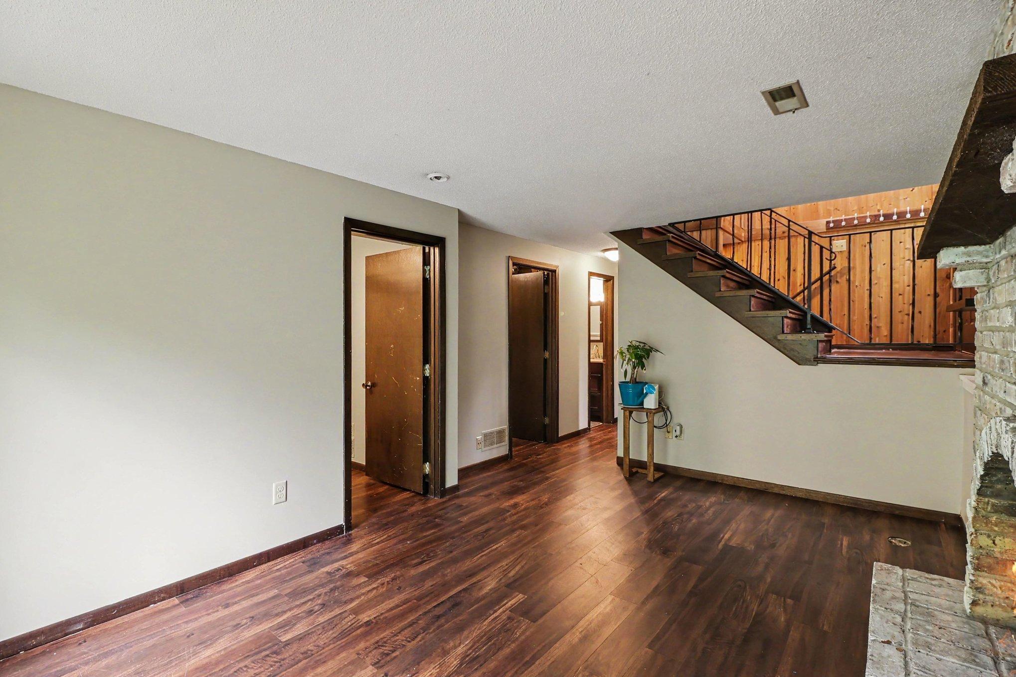 4490 Woodgate Point Property Photo 10