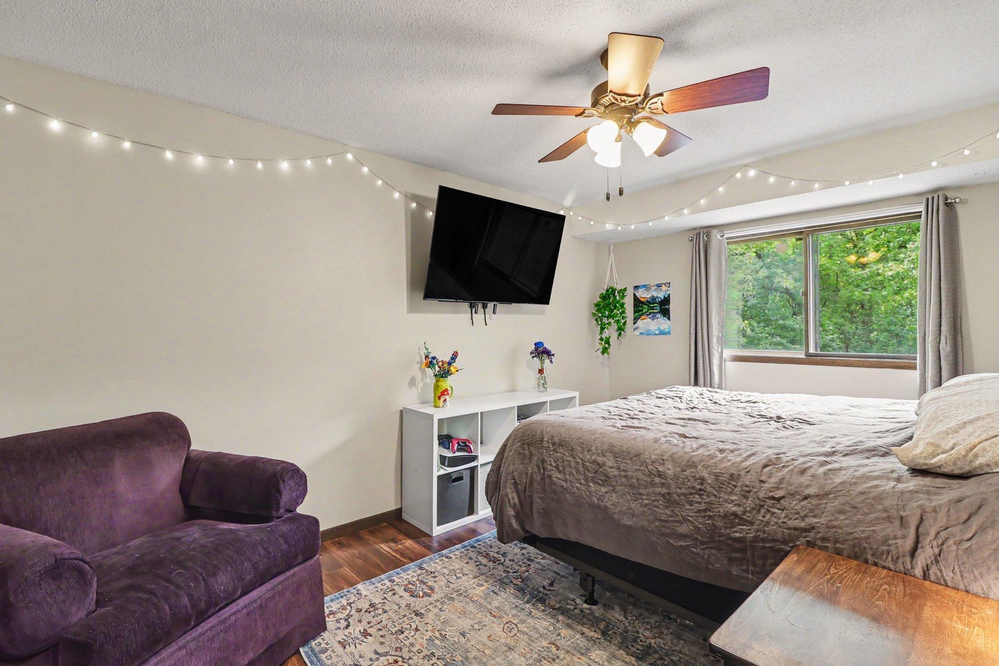 4490 Woodgate Point Property Photo 12