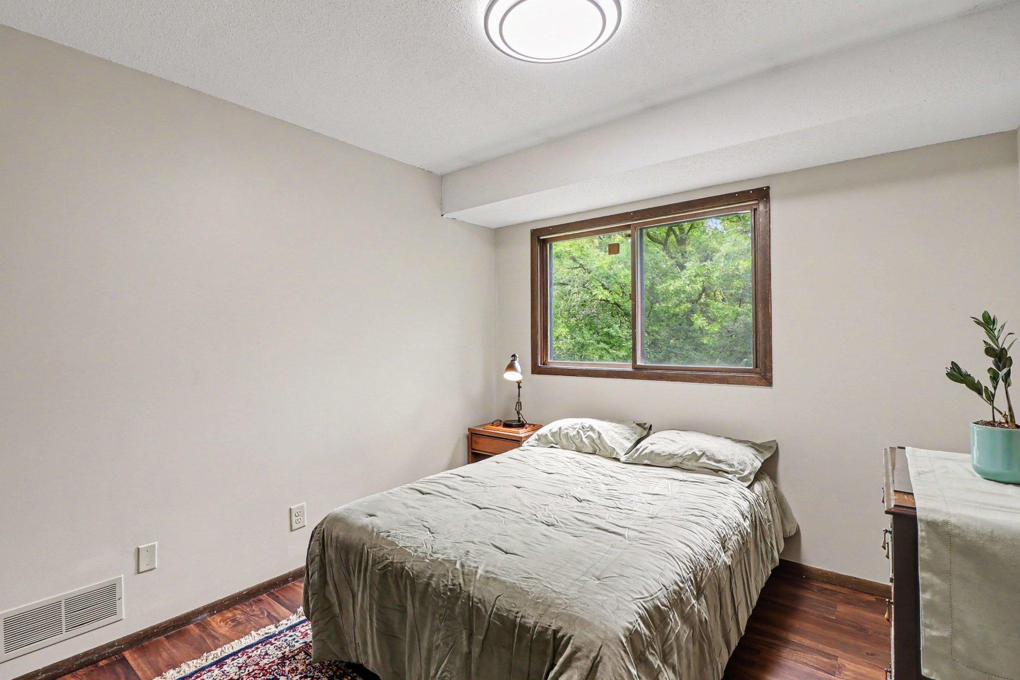 4490 Woodgate Point Property Photo 14