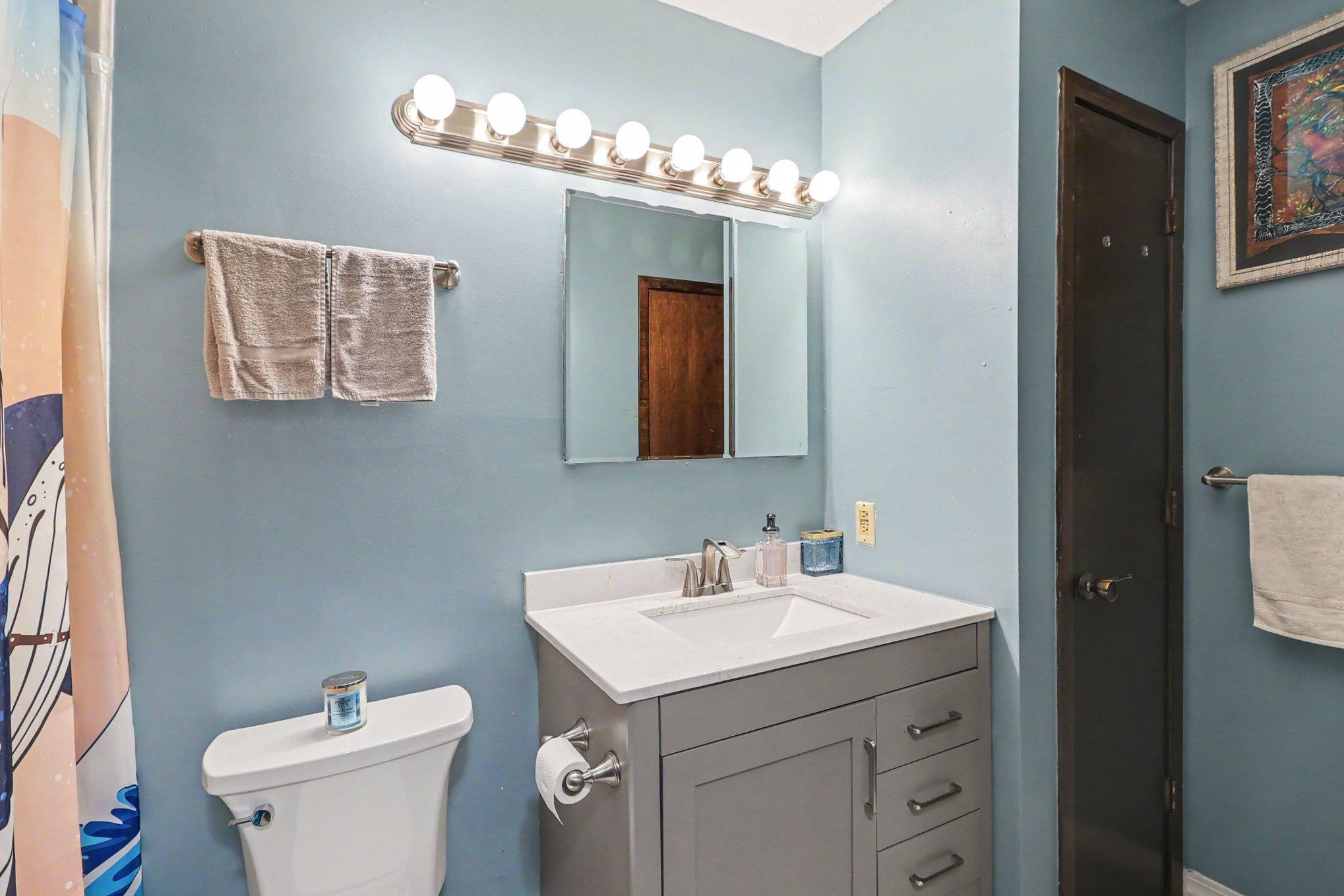 4490 Woodgate Point Property Photo 15