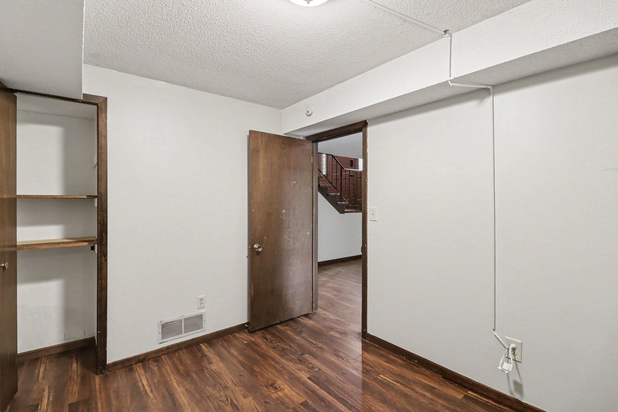 4490 Woodgate Point Property Photo 17