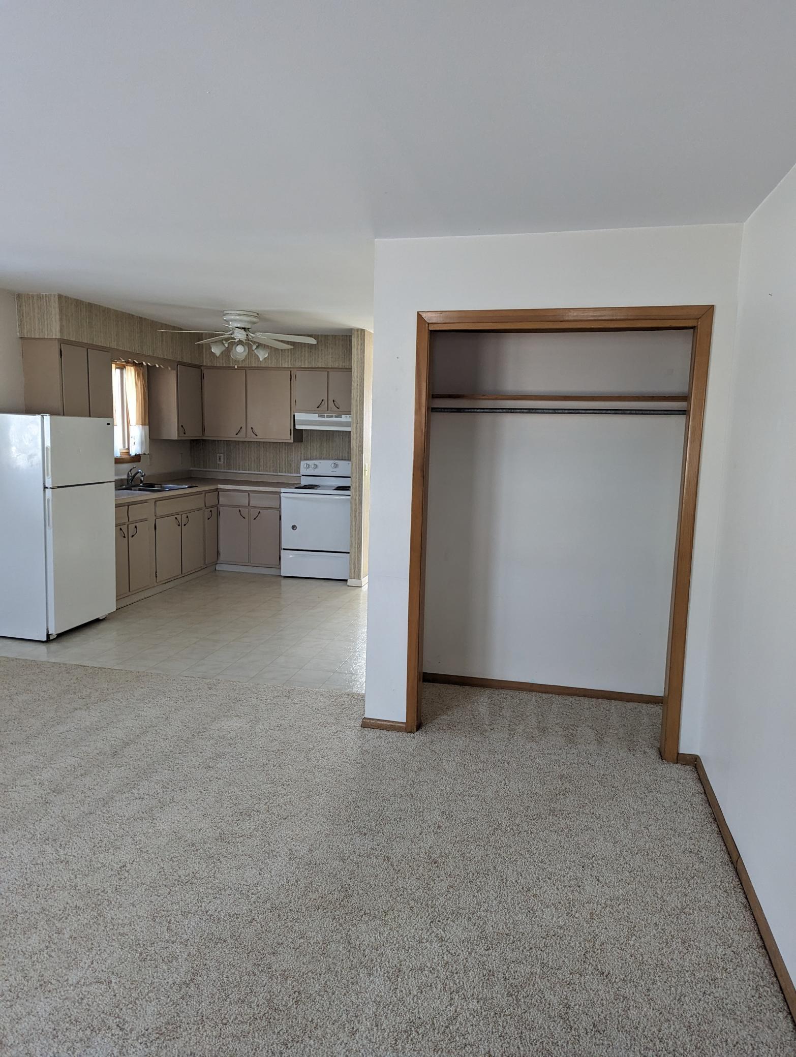 376 4th Street E 6 Property Photo 4
