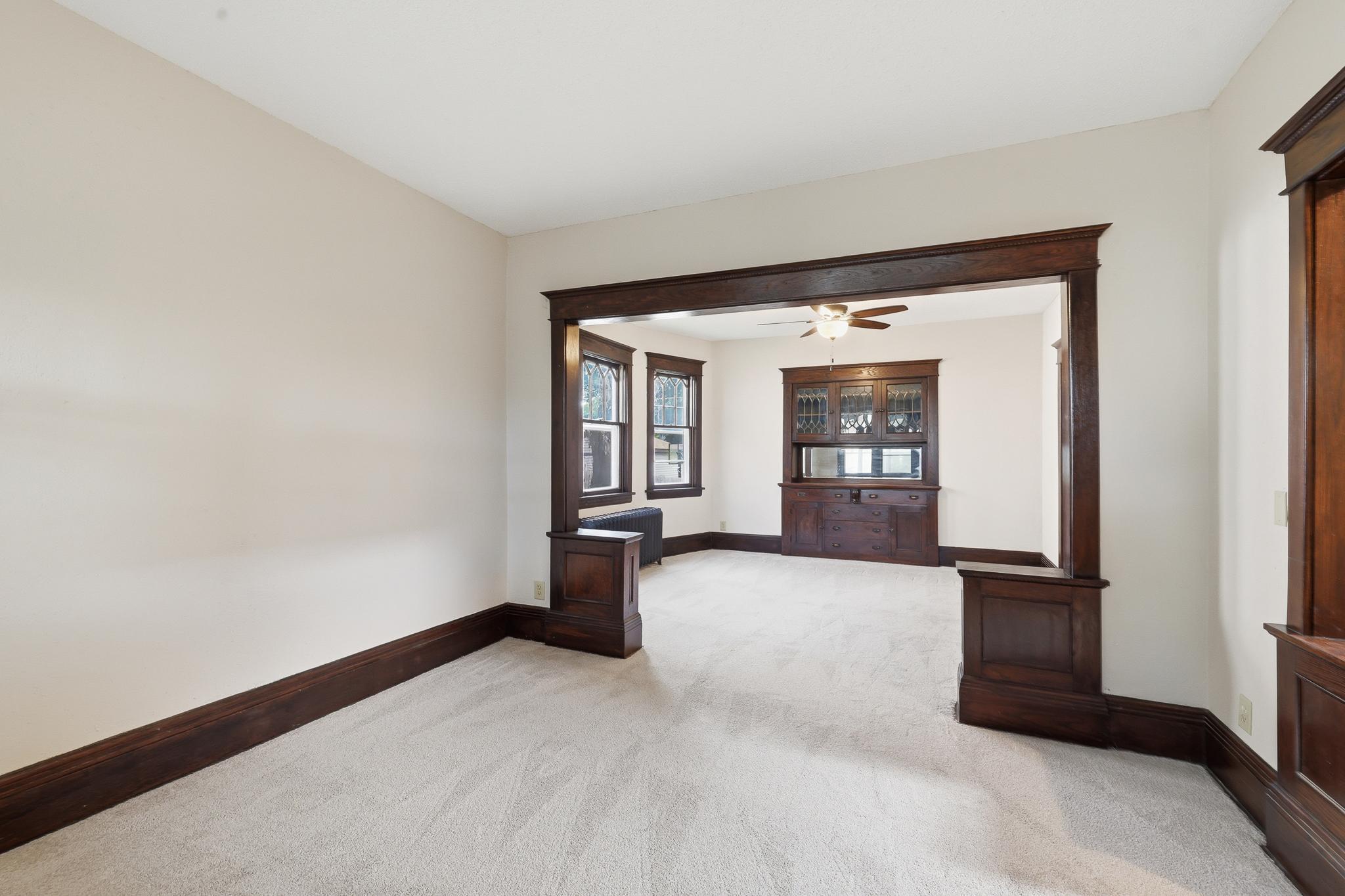 934 Central Avenue W Property Photo 4