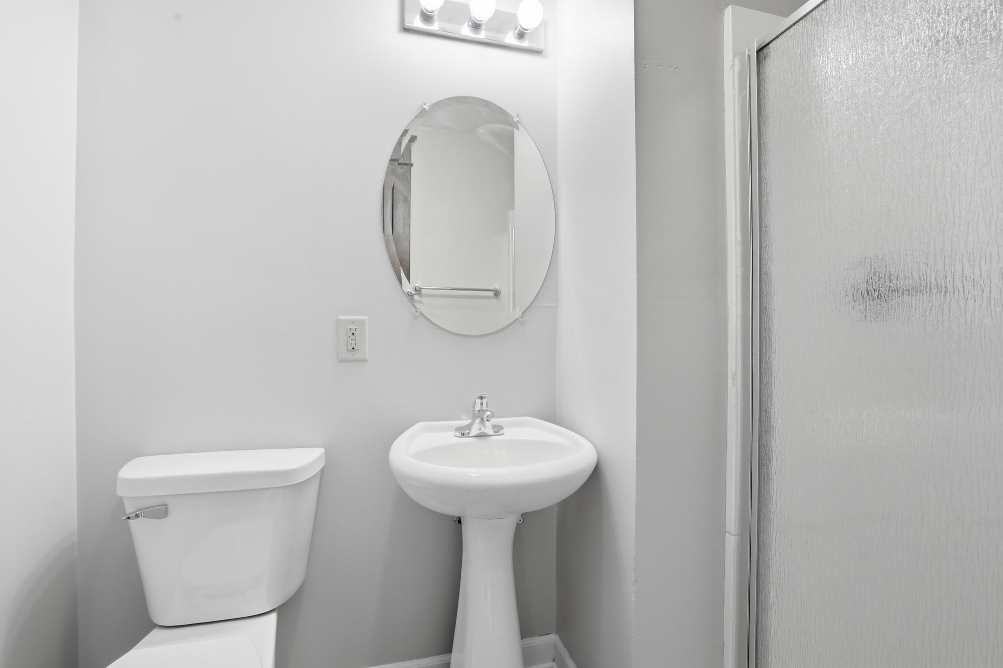 934 Central Avenue W Property Photo 8