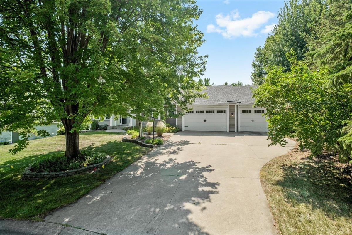 794 Interlachen Draw Property Photo 2