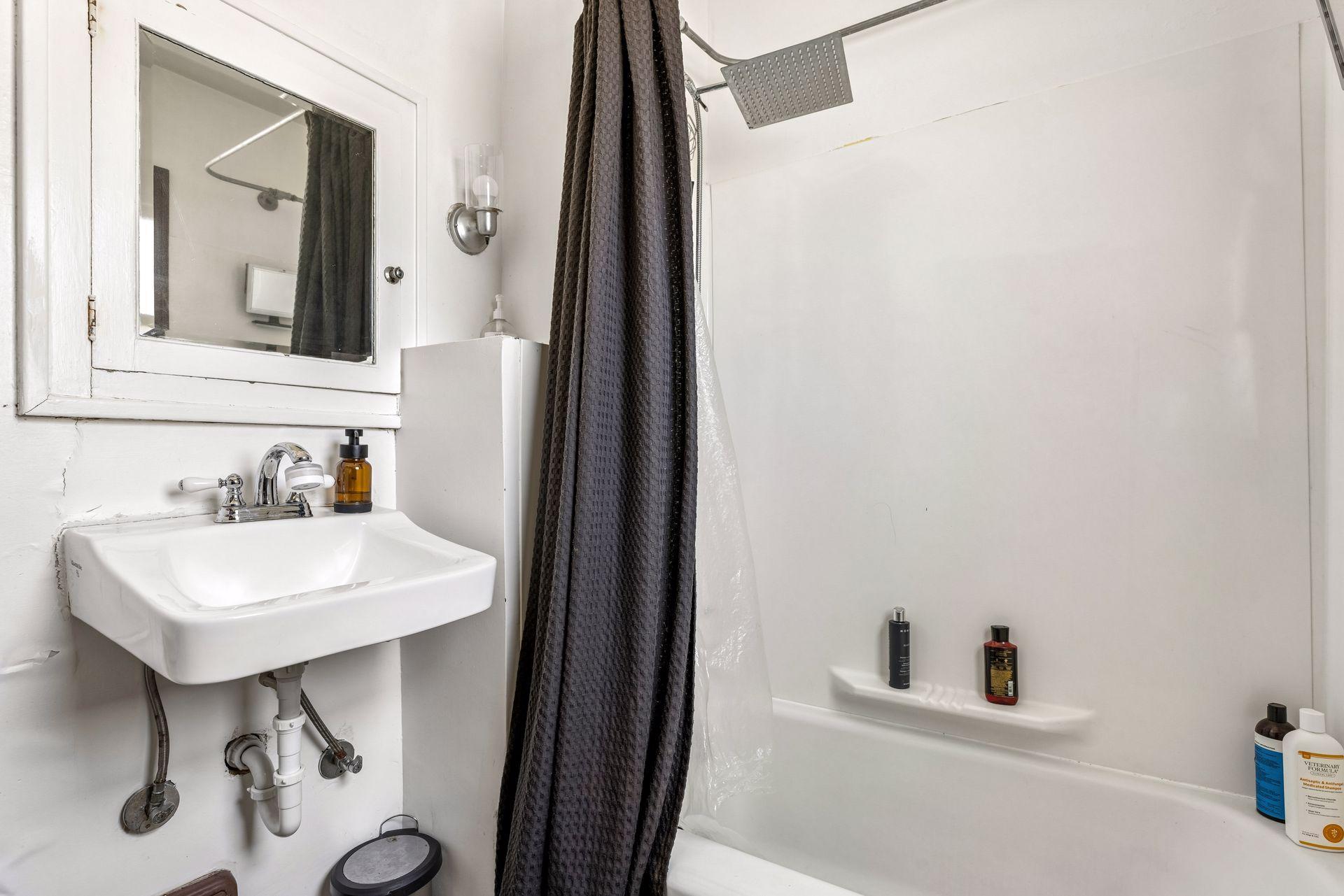 671 Spring Street Ne Property Photo 9