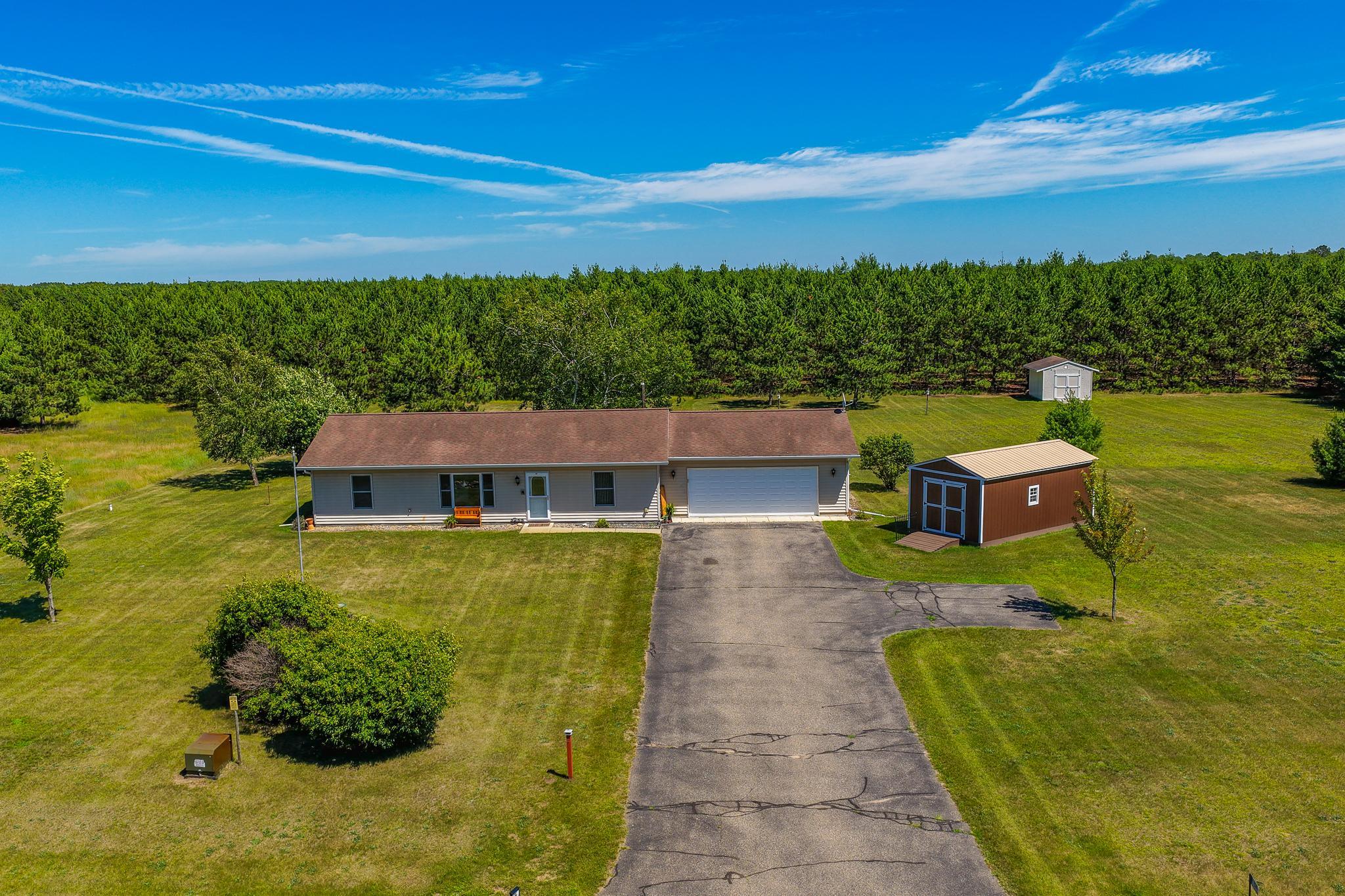 21304 Farm View Drive Property Photo 3