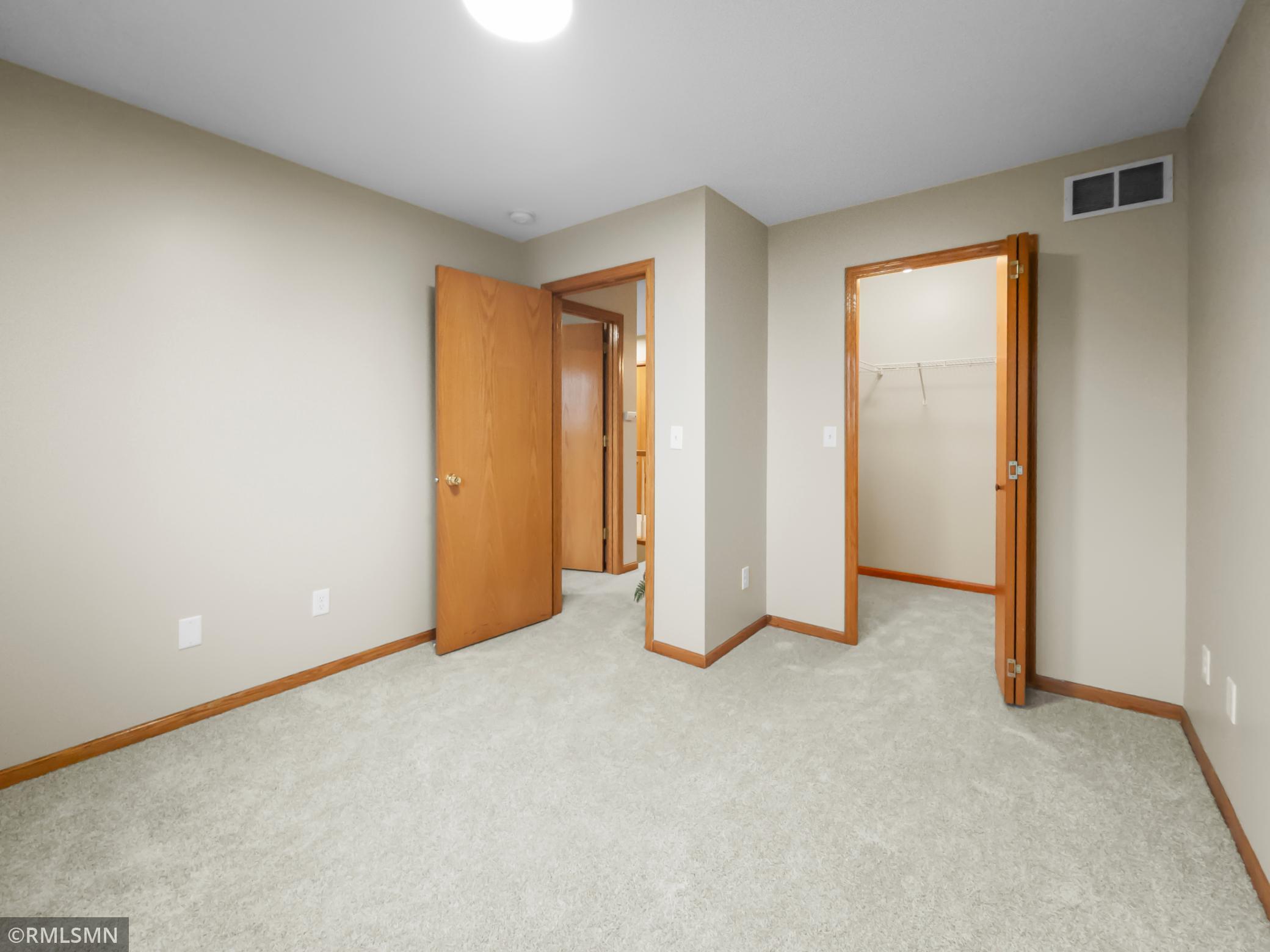 6333 Saddlebred Way Property Photo 10