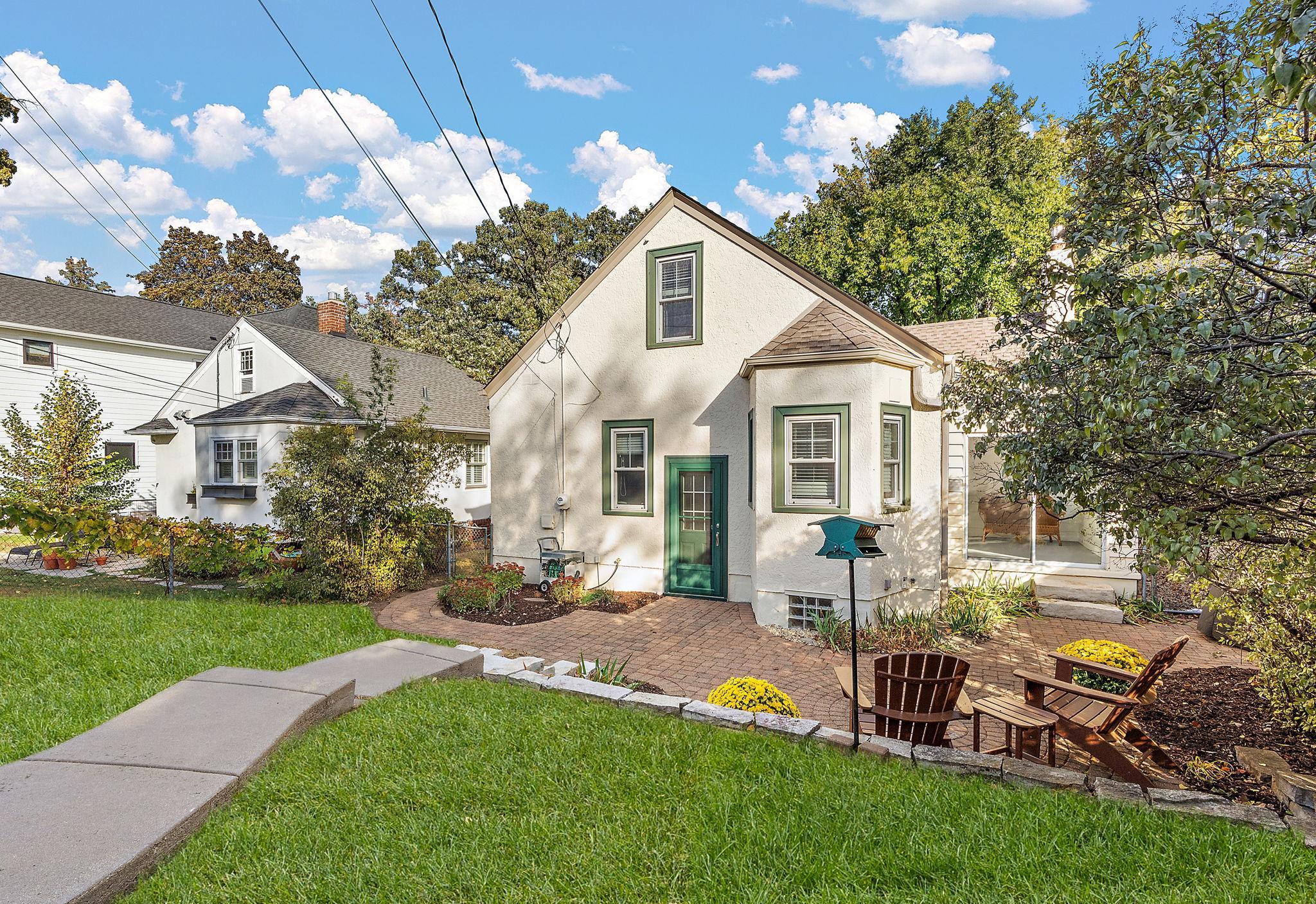 5252 Drew Avenue S Property Photo 4