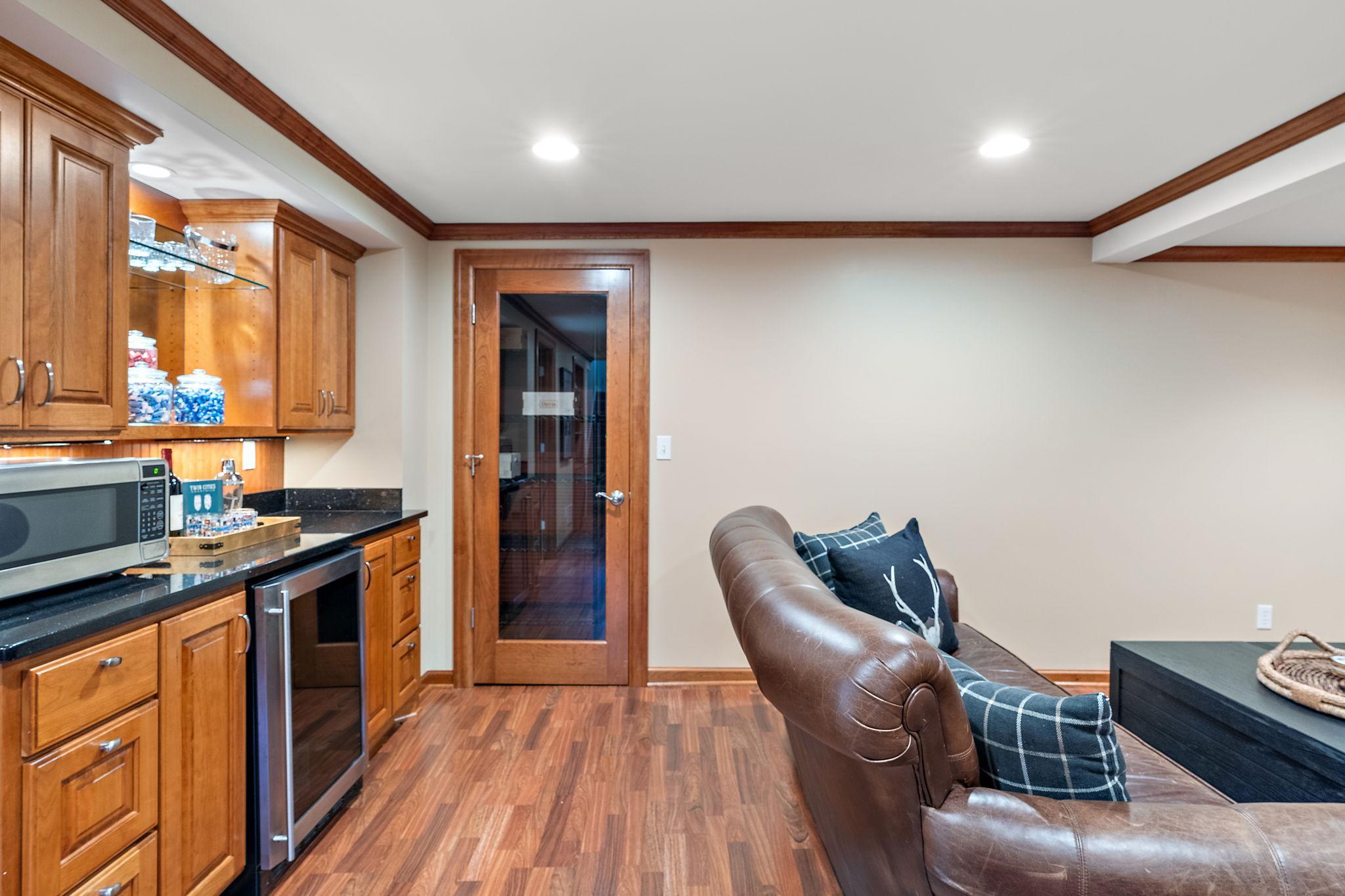5252 Drew Avenue S Property Photo 17