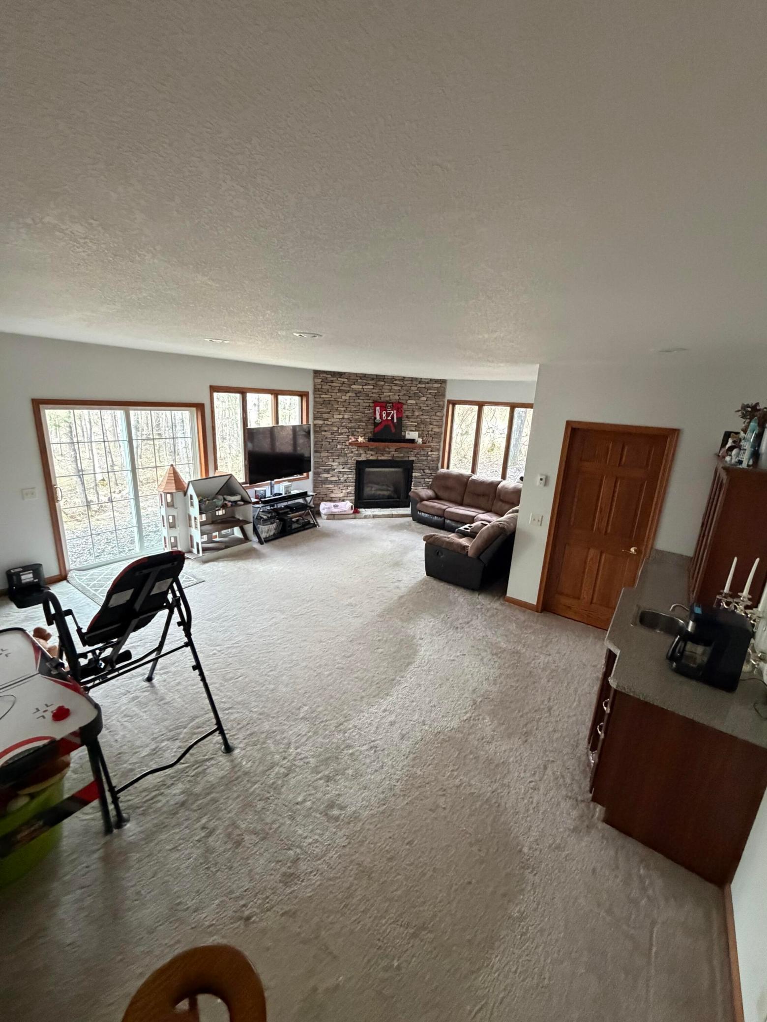 5595 Pine Street Property Photo 2