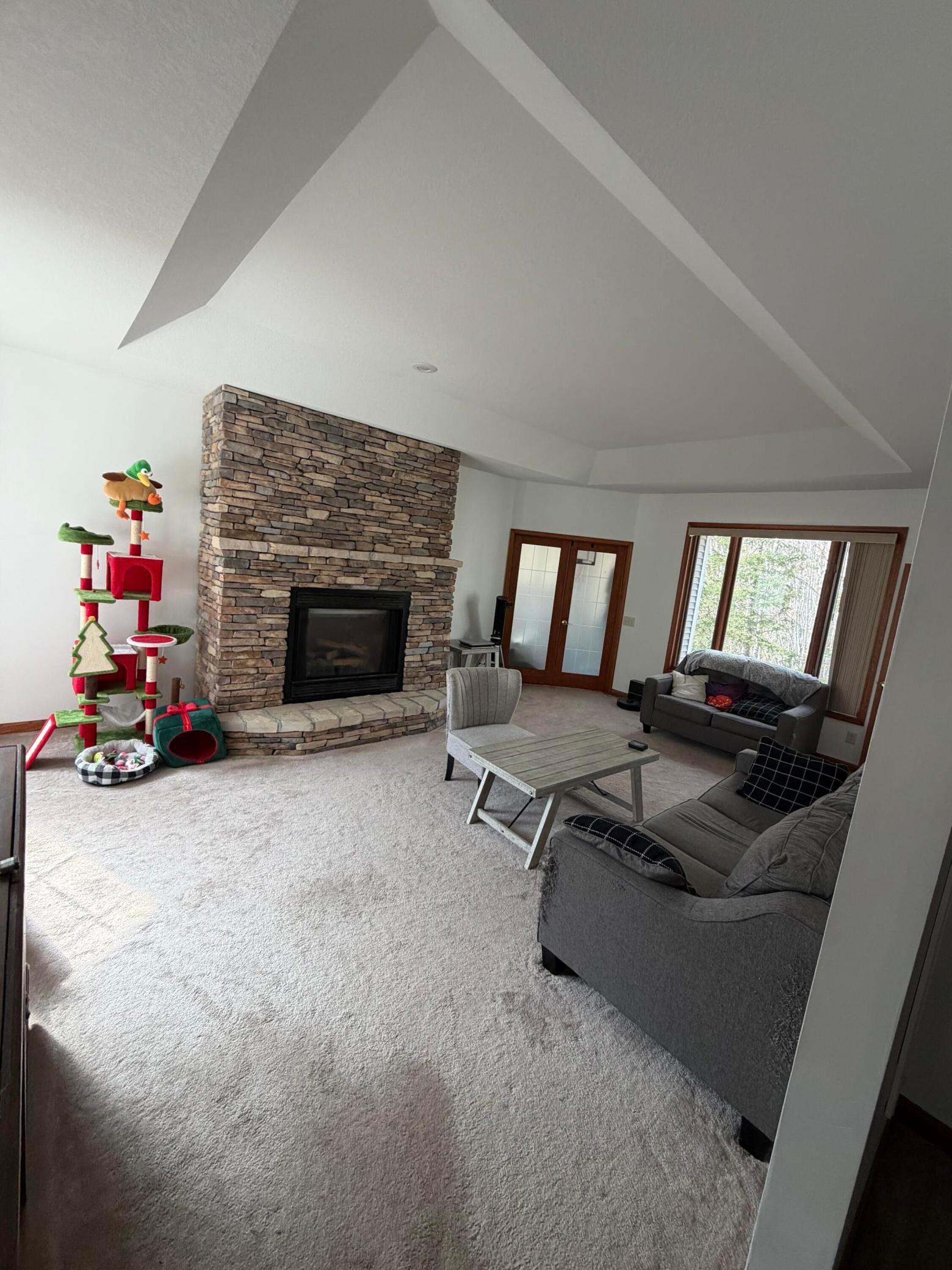 5595 Pine Street Property Photo 3