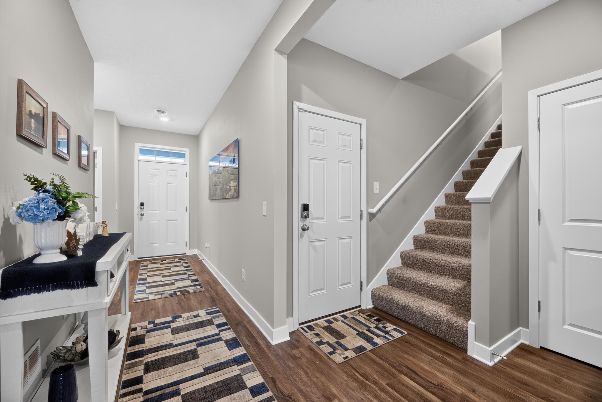1436 Independence Curve Property Photo 3