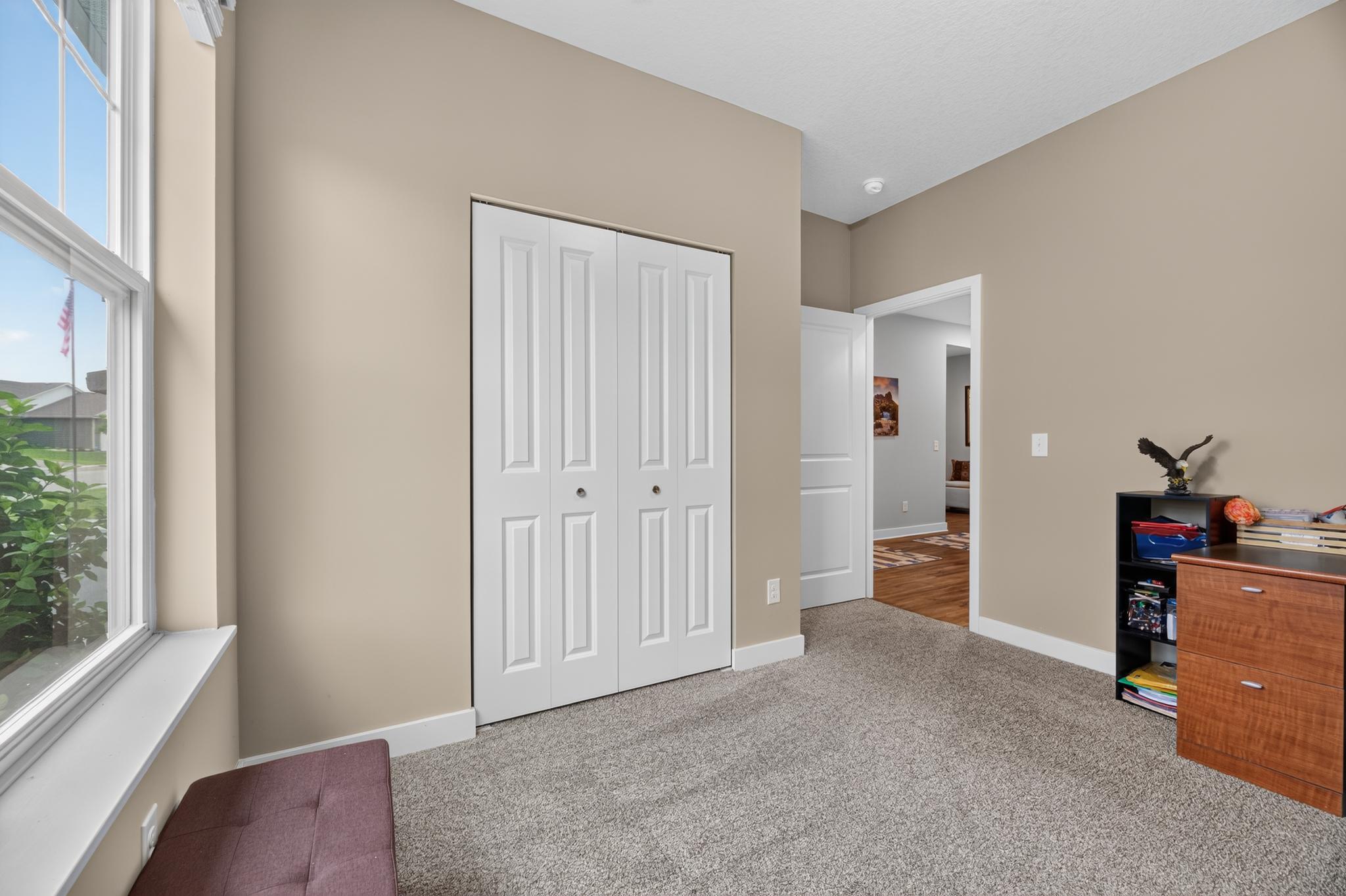 1436 Independence Curve Property Photo 6