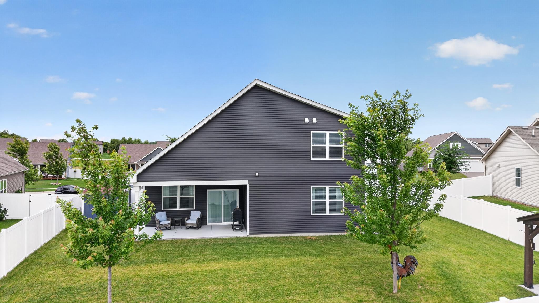 1436 Independence Curve Property Photo 33