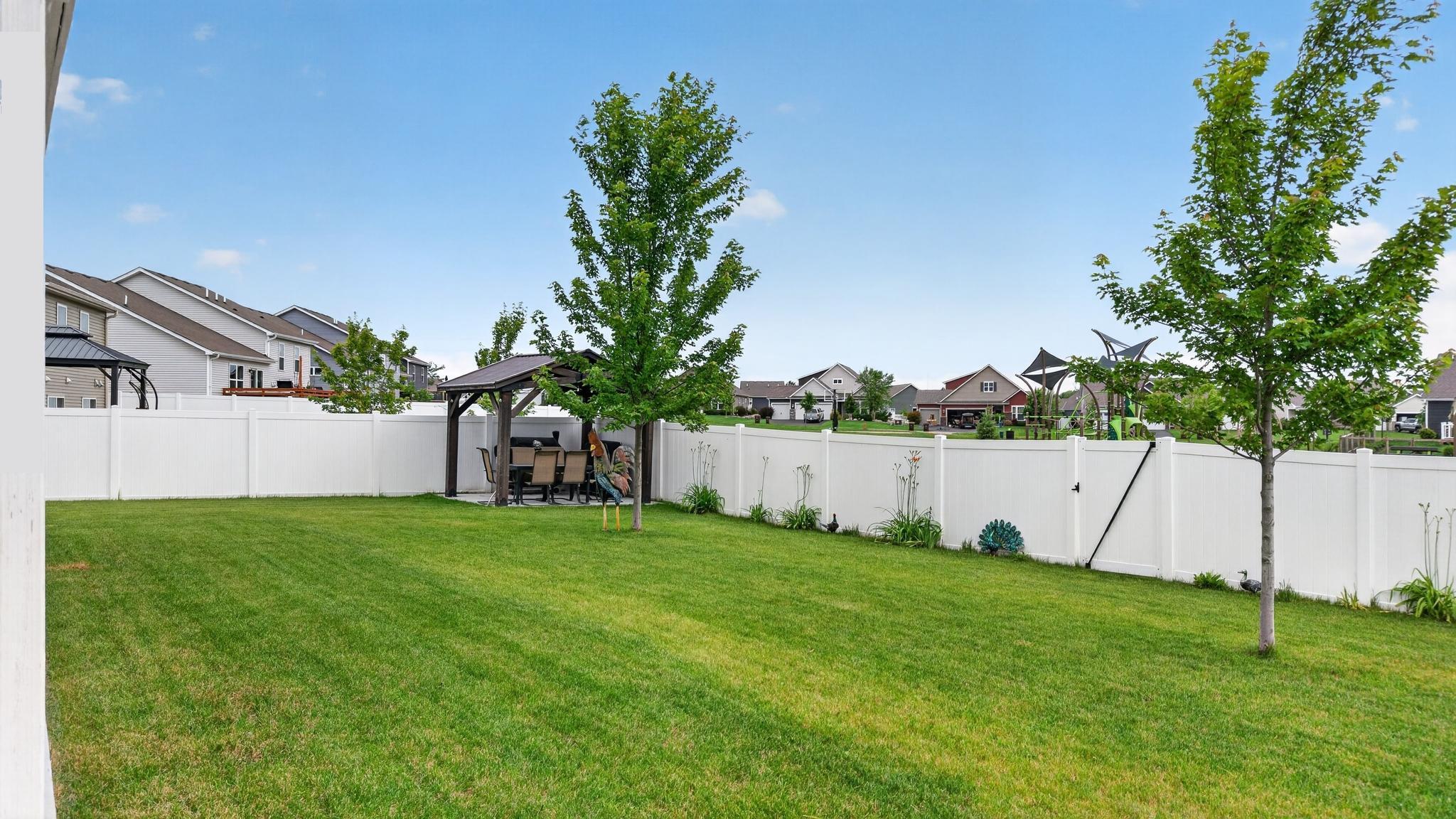 1436 Independence Curve Property Photo 35