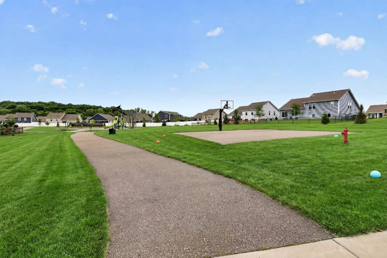 1436 Independence Curve Property Photo 37