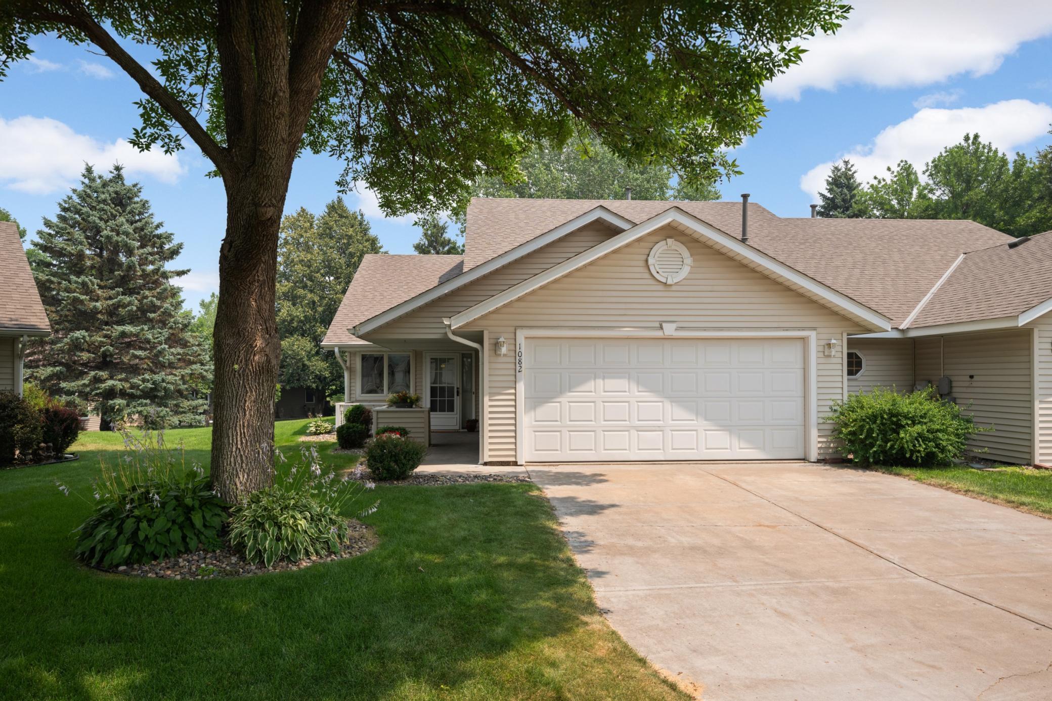 1082 Riverwood Court Property Photo 1