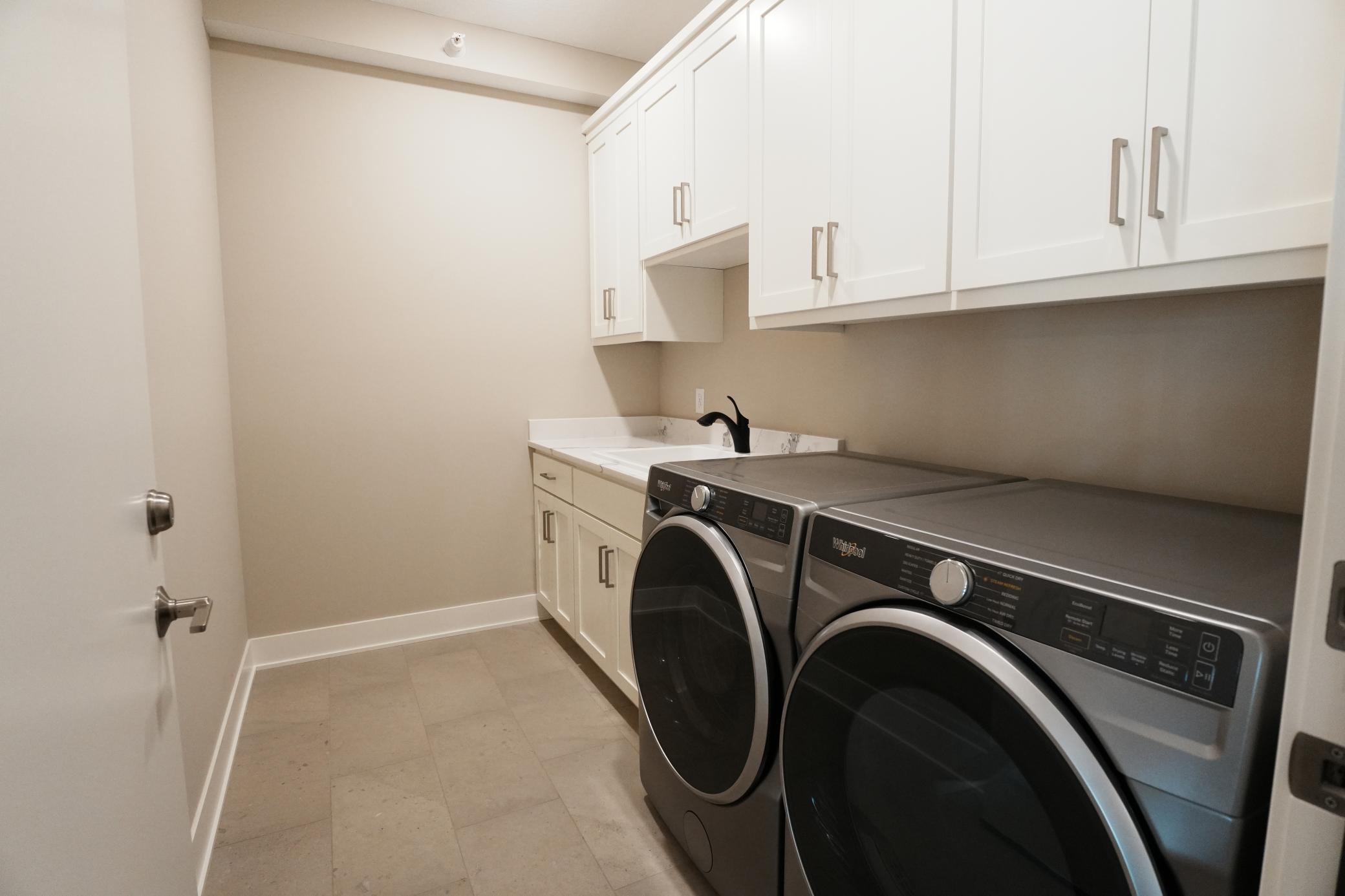421 Ford Street E Property Photo 7