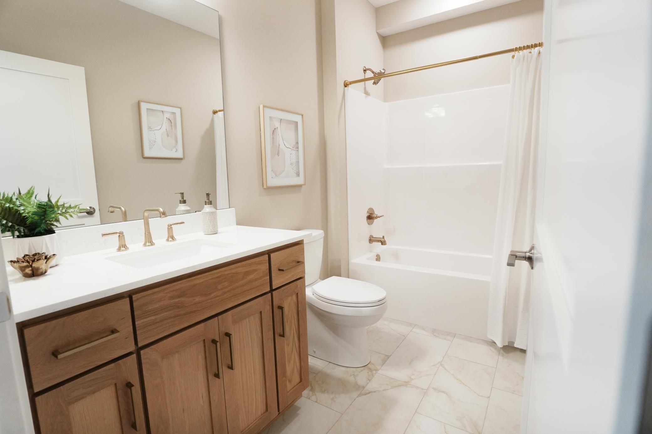 421 Ford Street E Property Photo 8