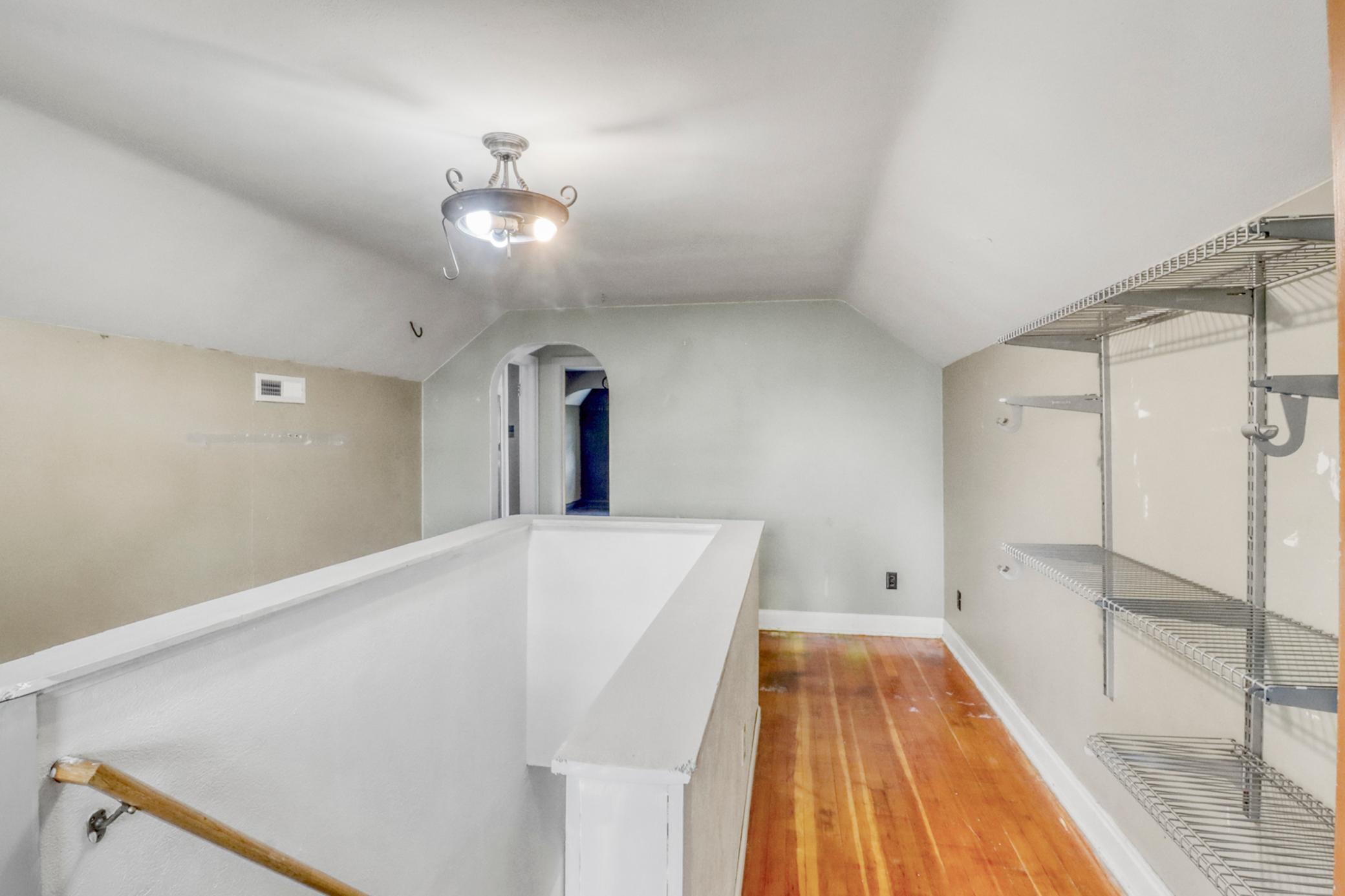 331 Willow Street E Property Photo 27
