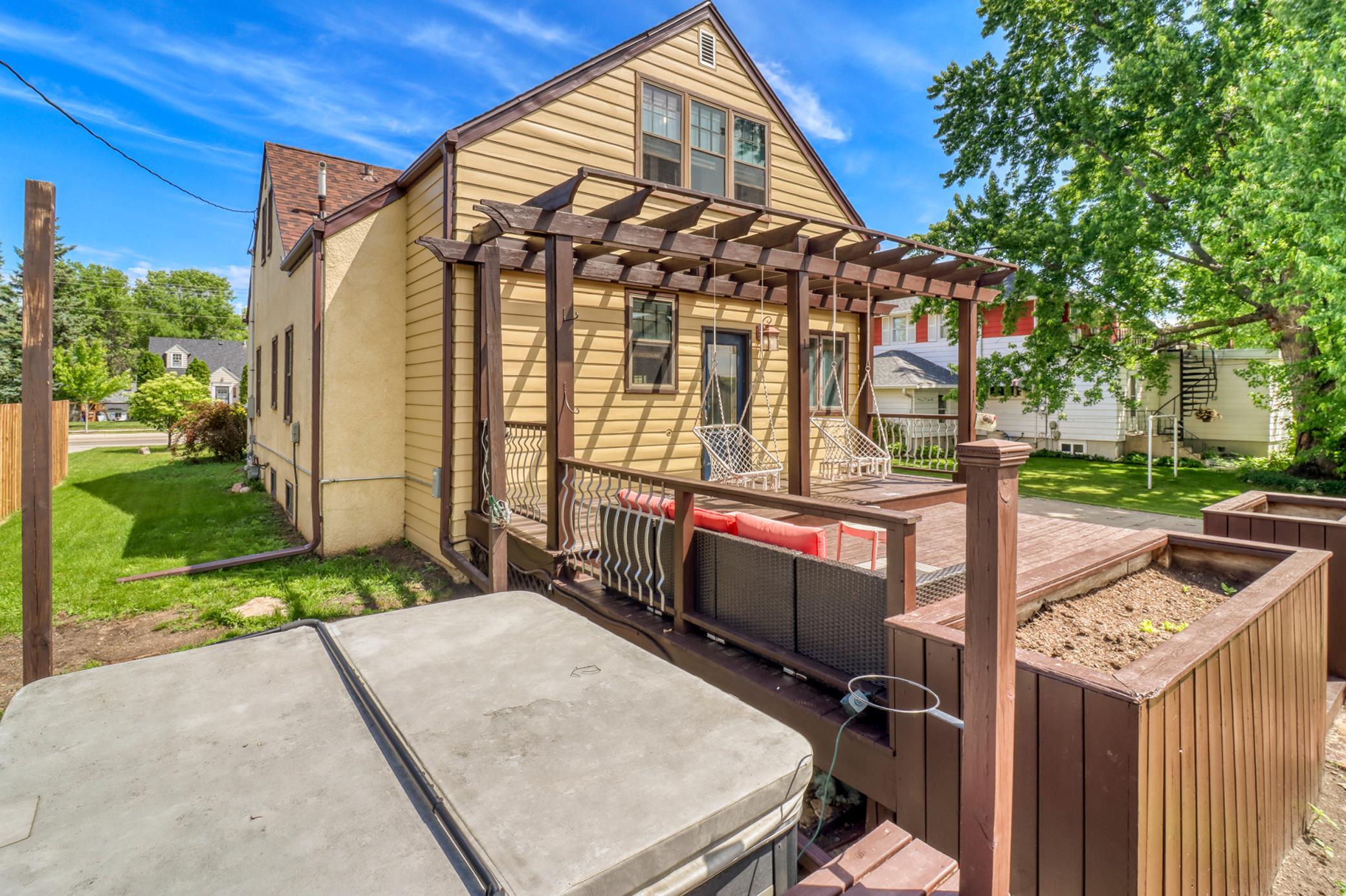 331 Willow Street E Property Photo 41