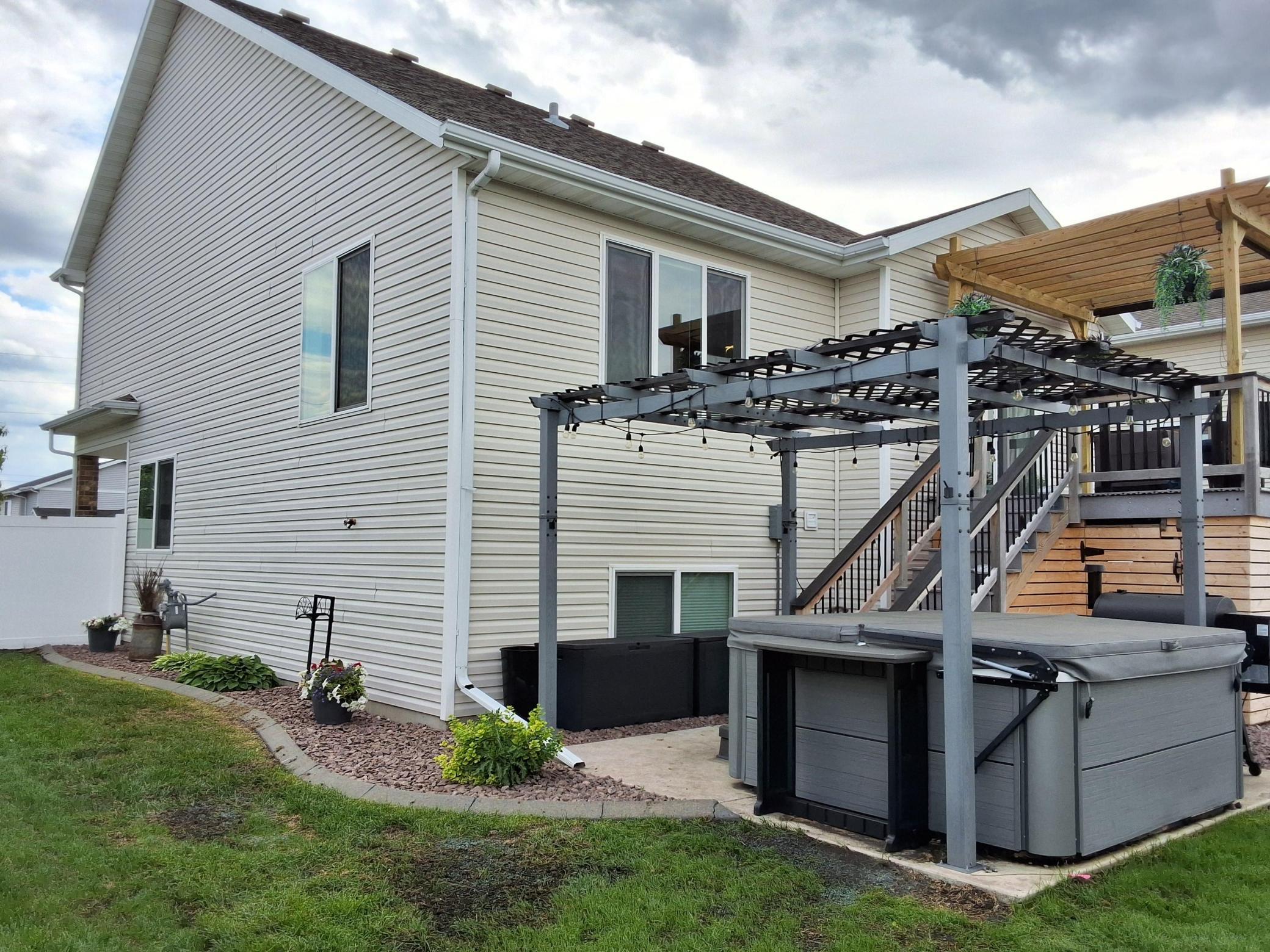 442 Foxtail Drive E Property Photo 35