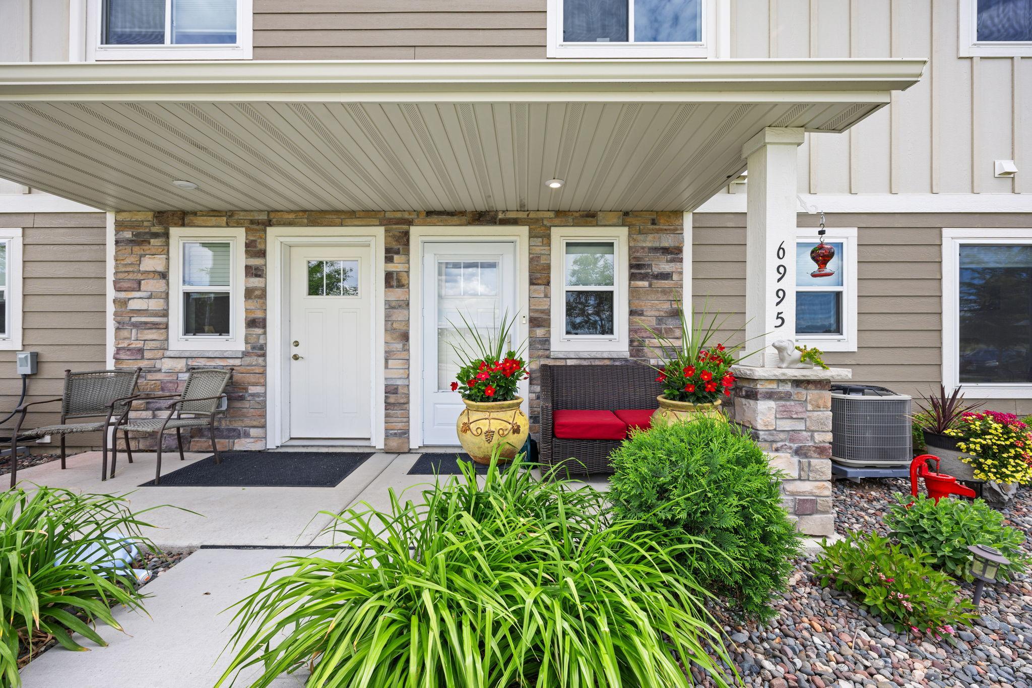 6995 Linwood Drive Ne Property Photo 1