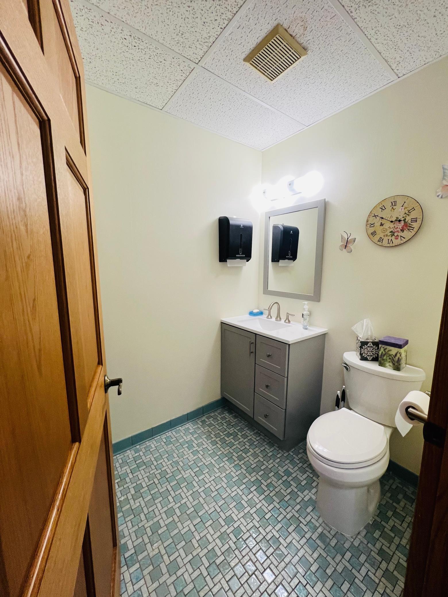 1641 Robert Street S Property Photo 12