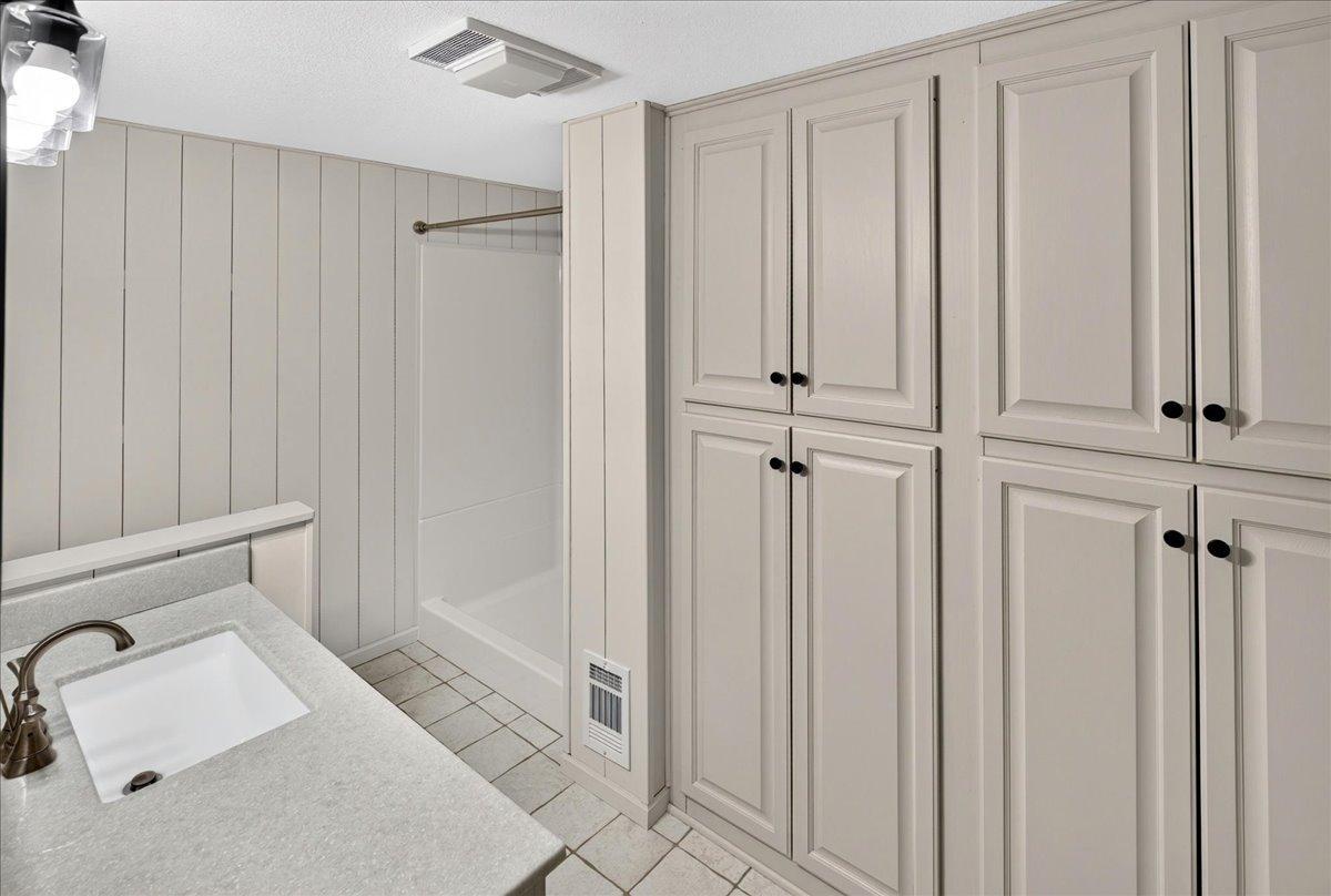 4708 Weston Hills Drive Property Photo 39