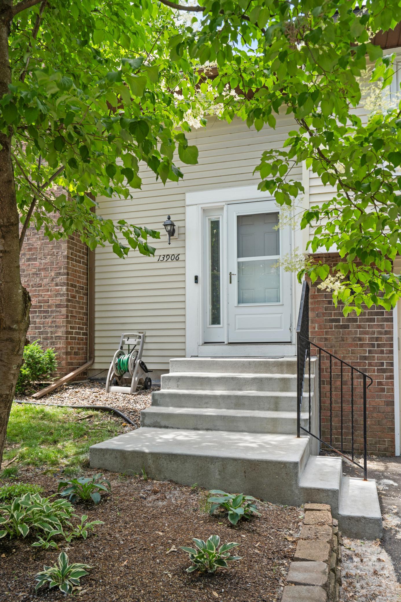 13906 Herald Way Property Photo 2